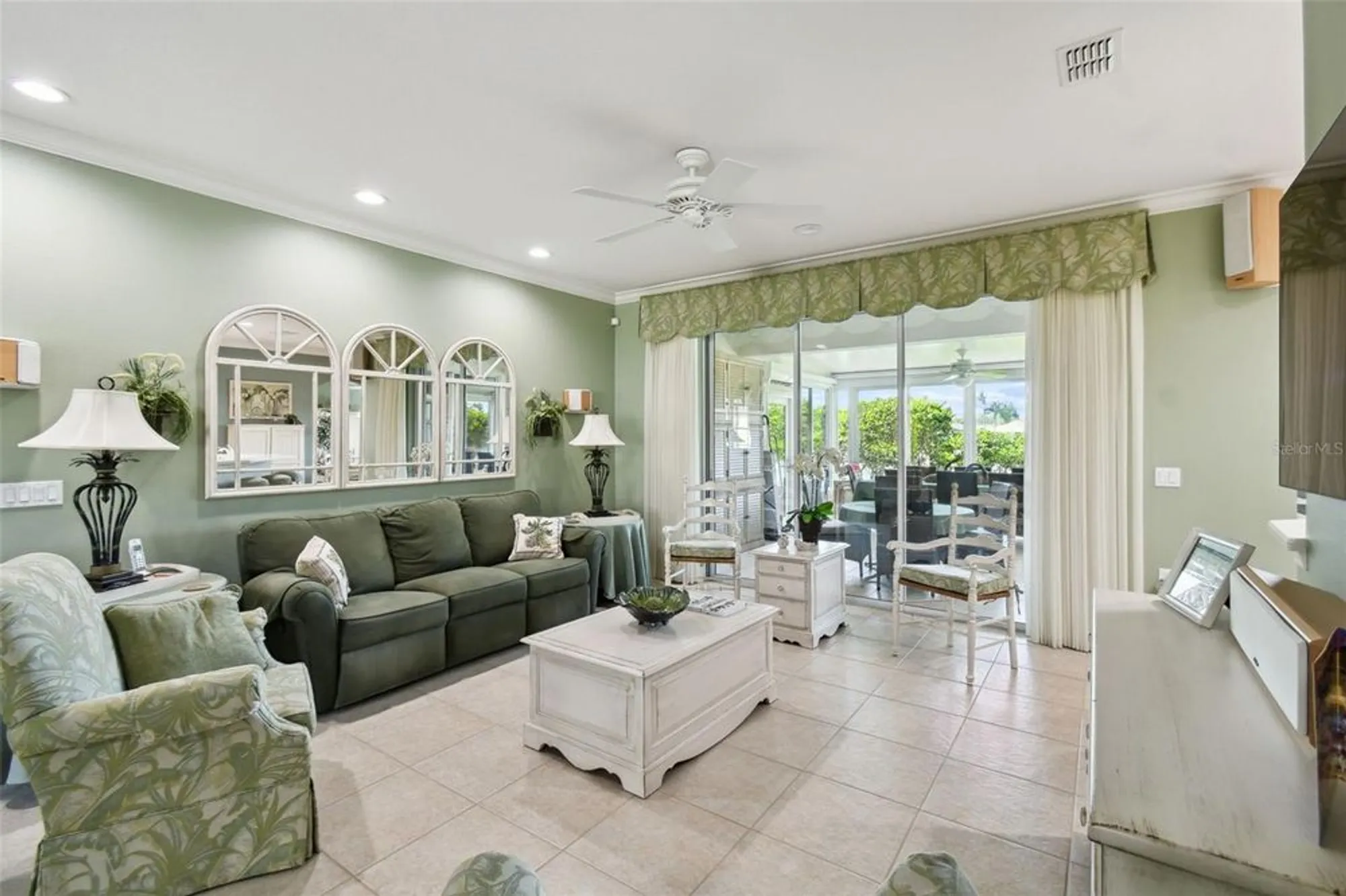 Property Slideshow image 5 of 61 | 201 largo dr, Kissimmee, FL, 34759