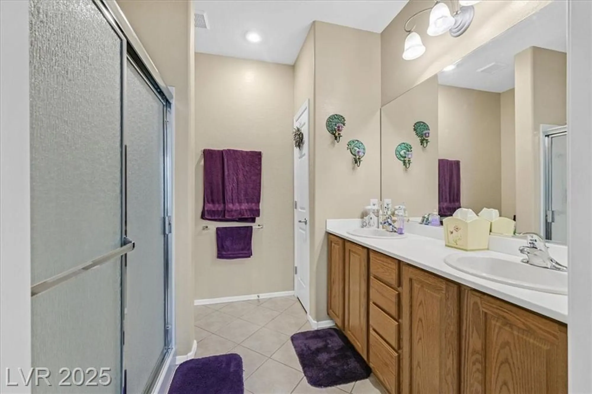 Property Slideshow image 18 of 35 | 2526 crater rock st, Henderson, NV, 89044