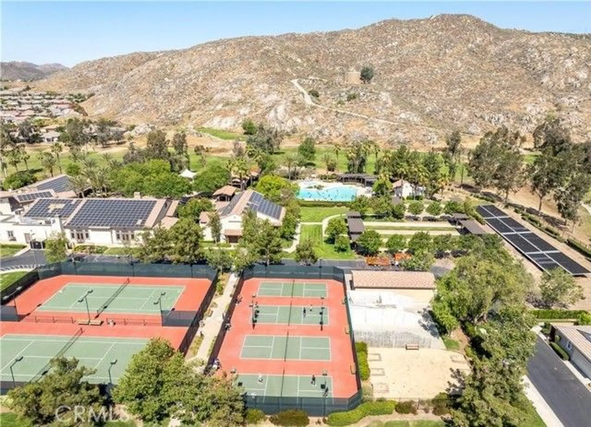 Property Slideshow image 21 of 26 | 240 glenview ln, Hemet, CA, 92545