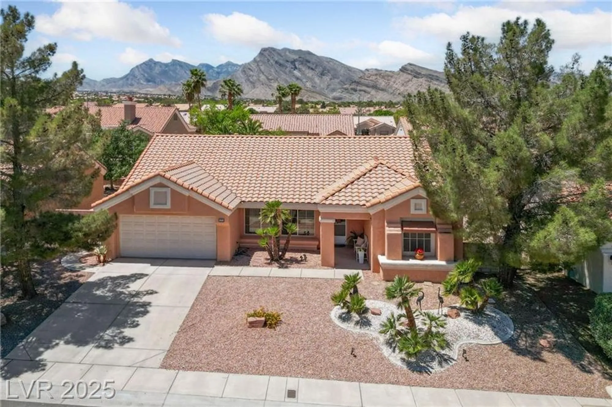 Property Slideshow image 28 of 72 | 2925 lotus hill dr, Las Vegas, NV, 89134