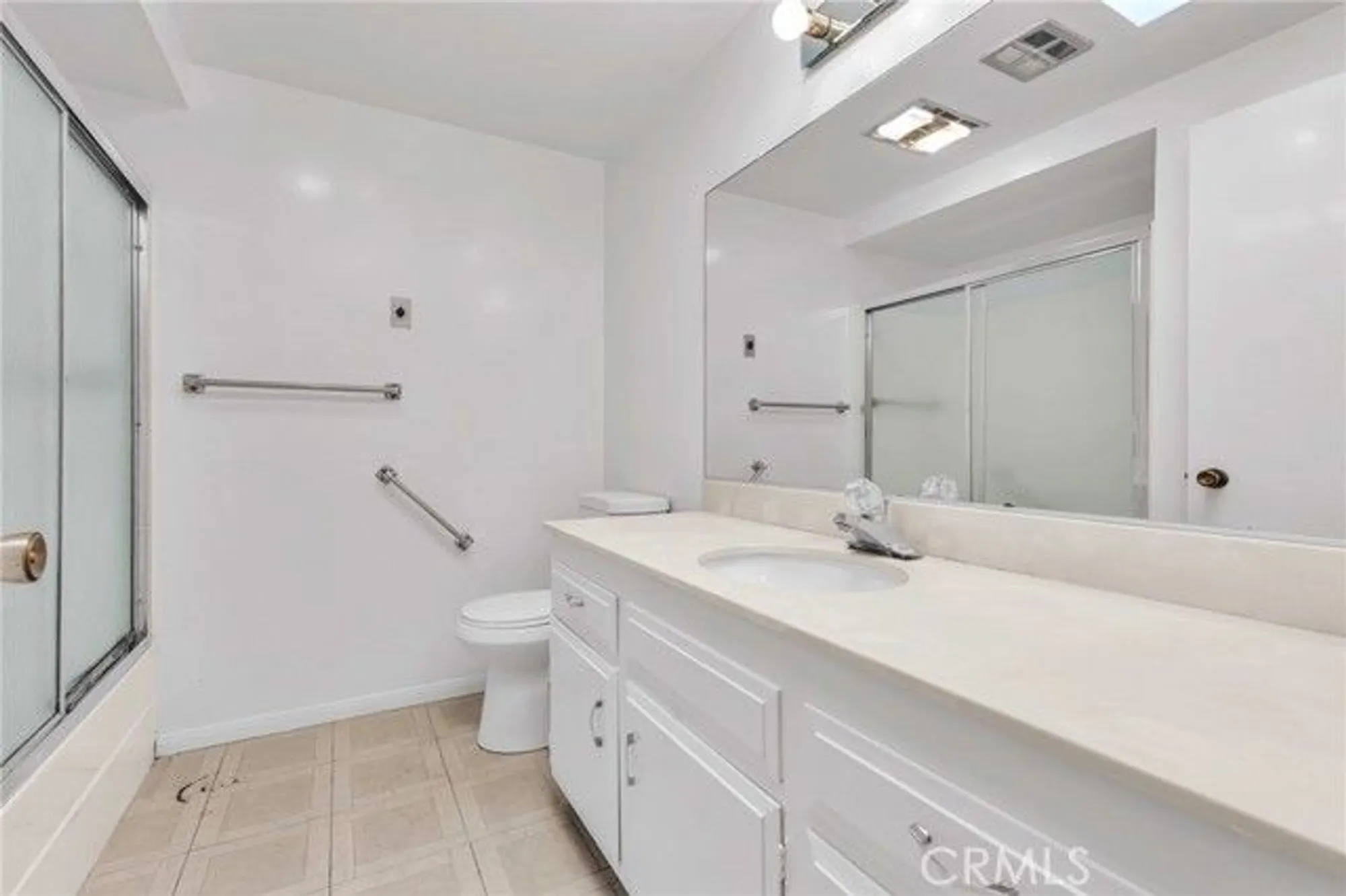 Property Slideshow image 16 of 20 | 2197 via mariposa e unit e b, Laguna Woods, CA, 92637