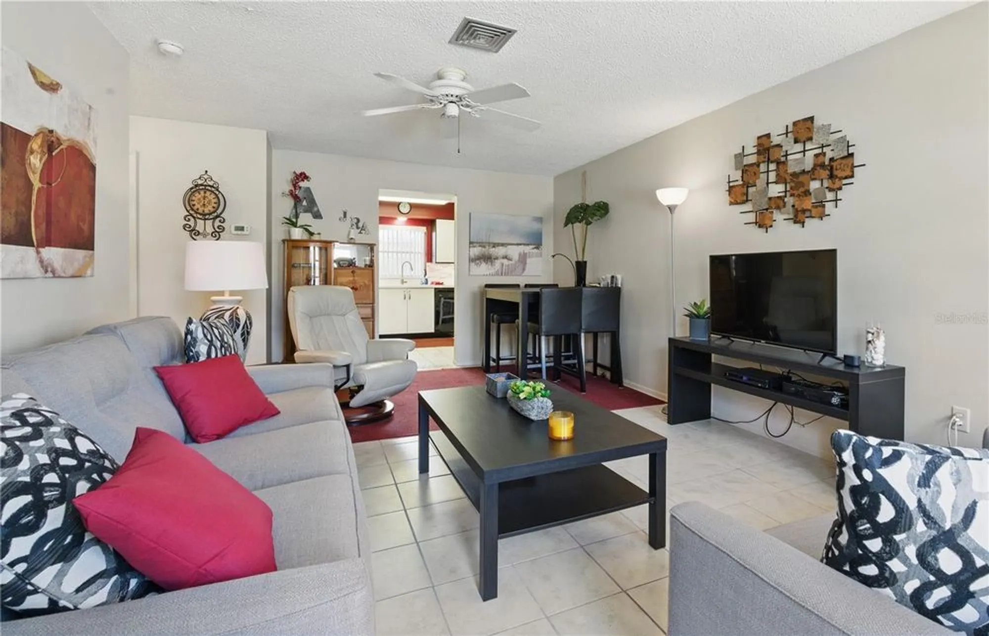 Property Slideshow image 9 of 36 | 858 cambridge ct # 858, Dunedin, FL, 34698