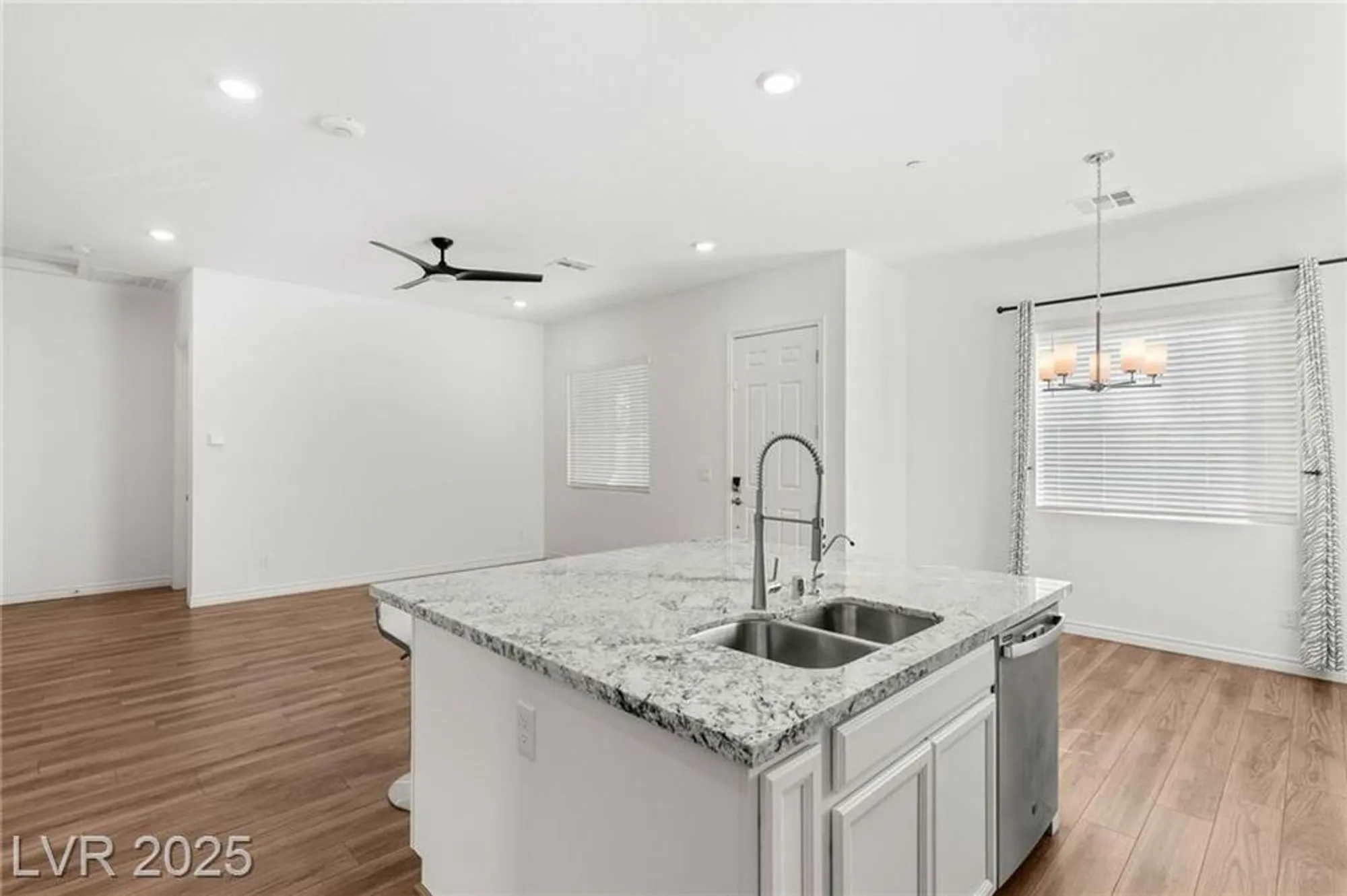 Property Slideshow image 24 of 51 | 209 bellini peak ave, Henderson, NV, 89011