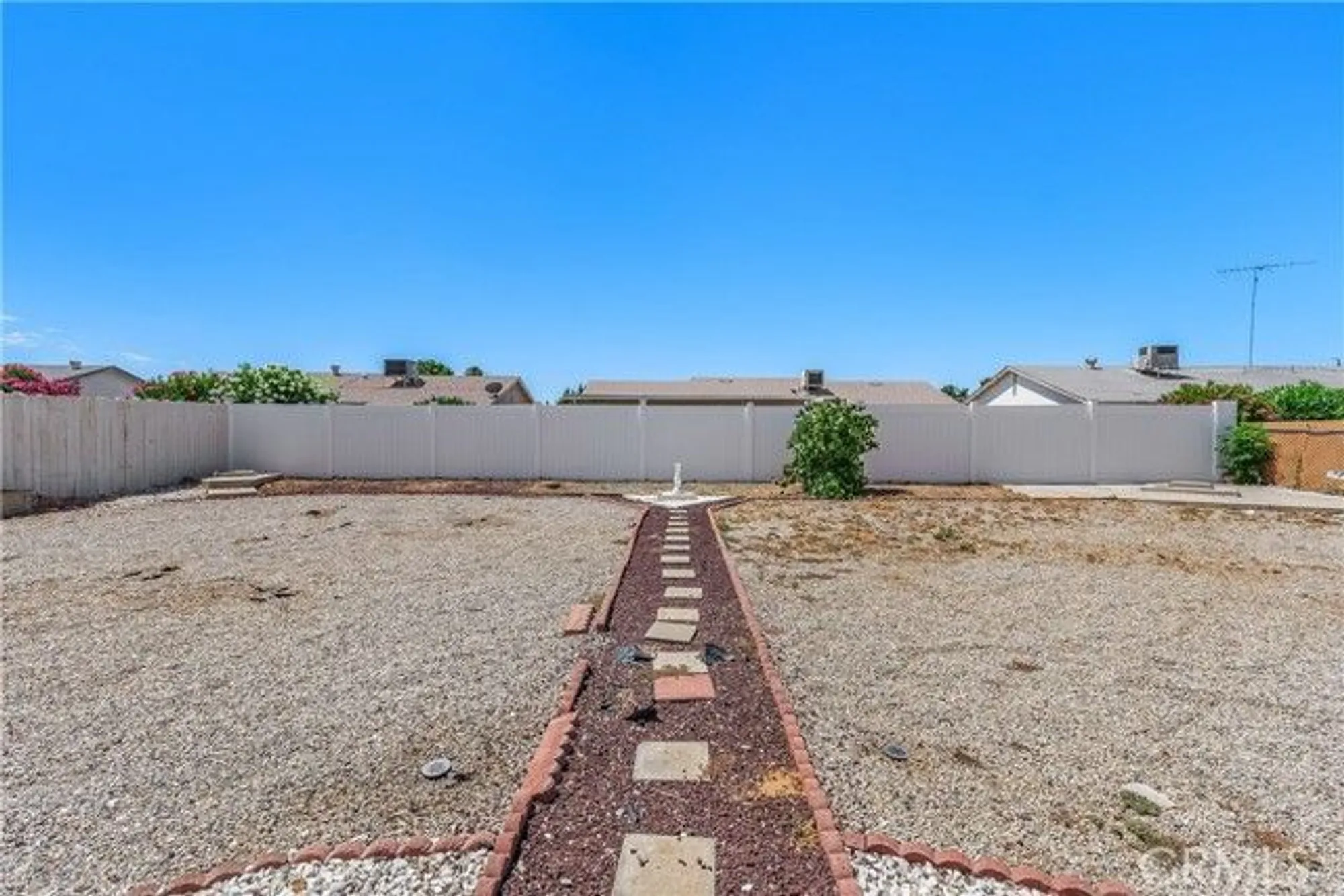 Property Slideshow image 28 of 47 | 26081 lancaster dr, Menifee, CA, 92586