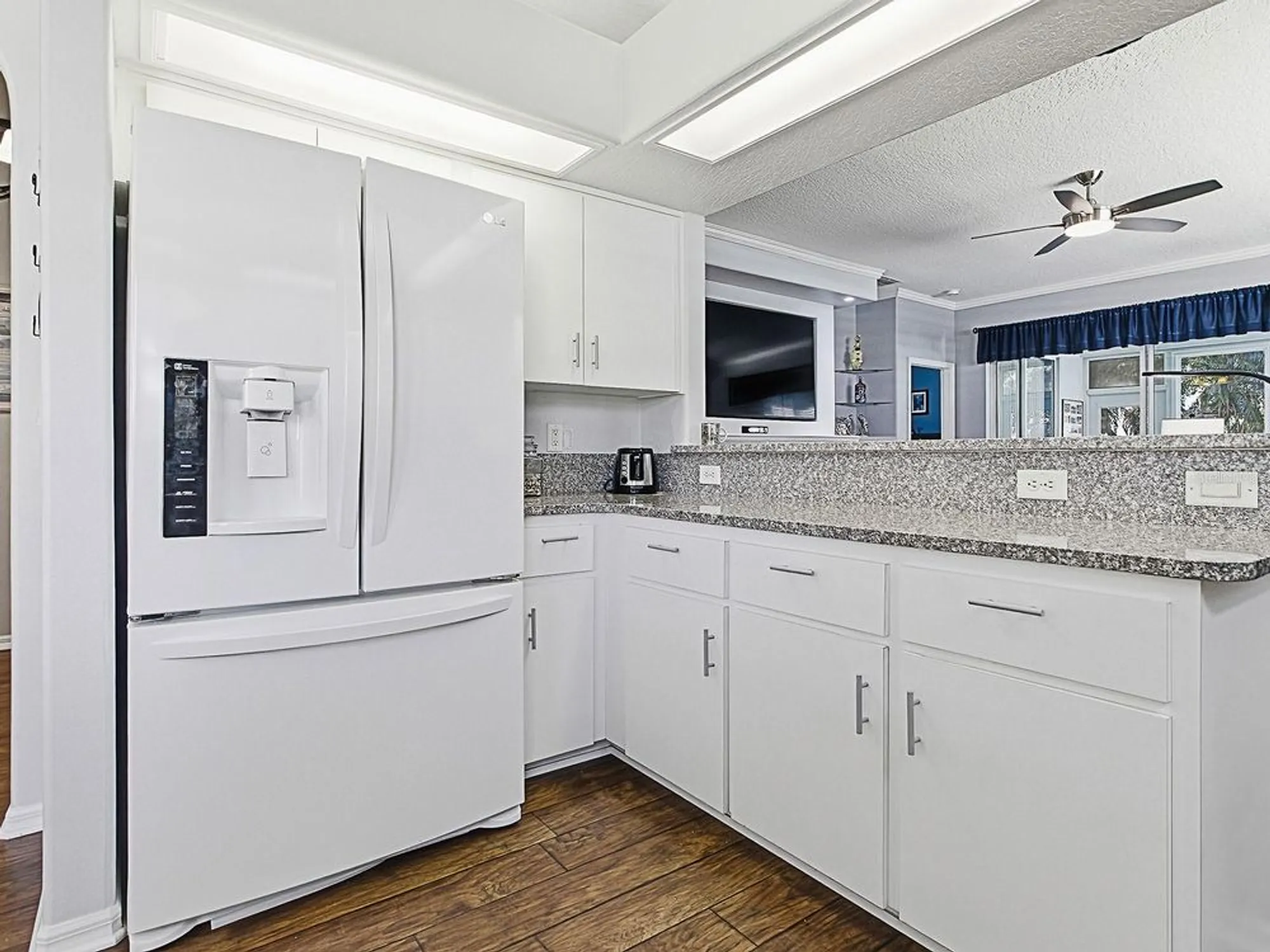 Property Slideshow image 17 of 41 | 3592 tropical seas loop, Tavares, FL, 32778