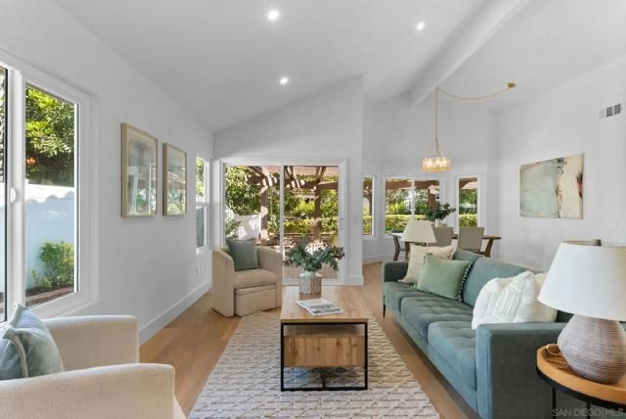 Property Slideshow image 5 of 34 | 4946 alicante way, Oceanside, CA, 92056