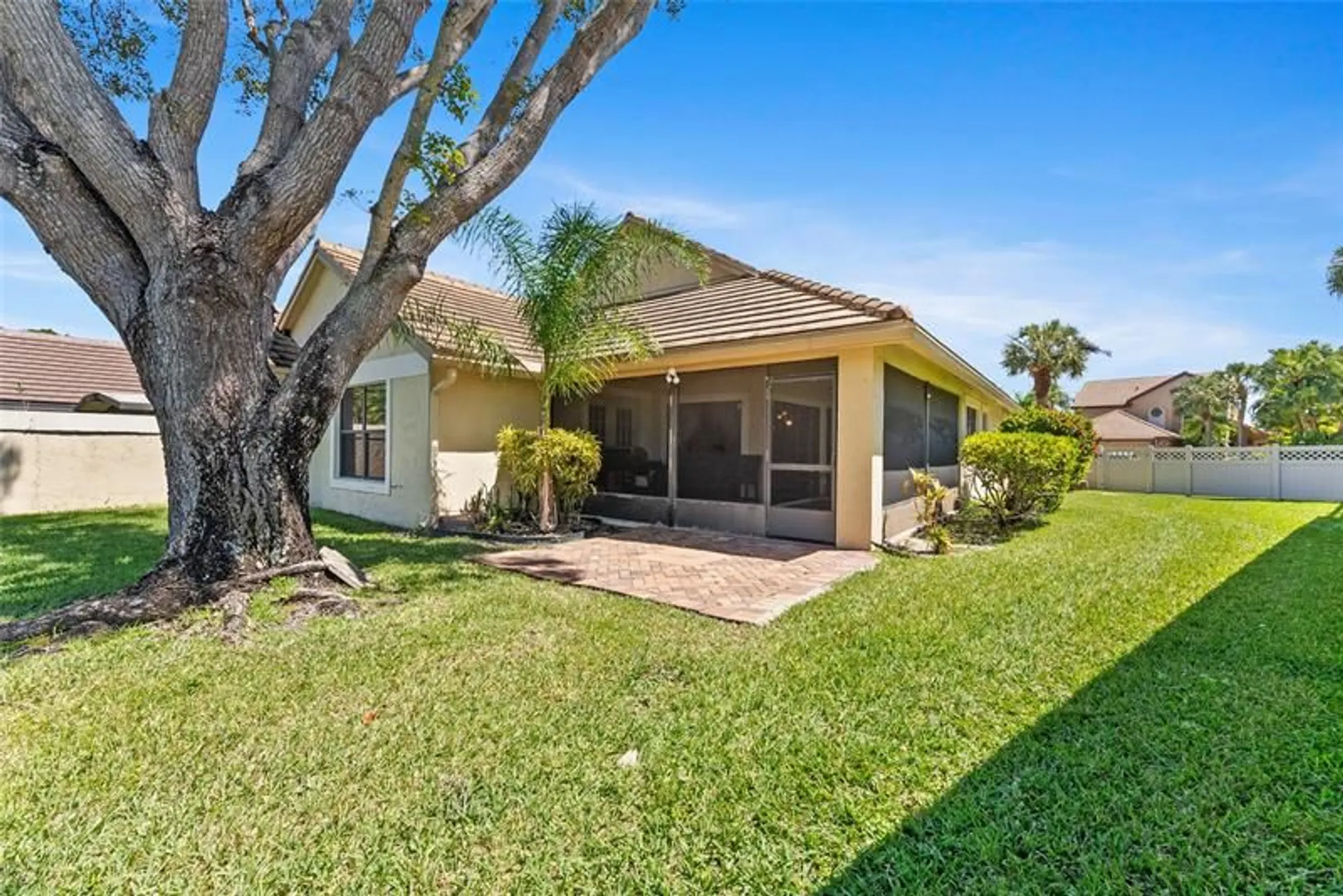 Property Slideshow image 33 of 48 | 6803 bitterbush pl, Boynton Beach, FL, 33472