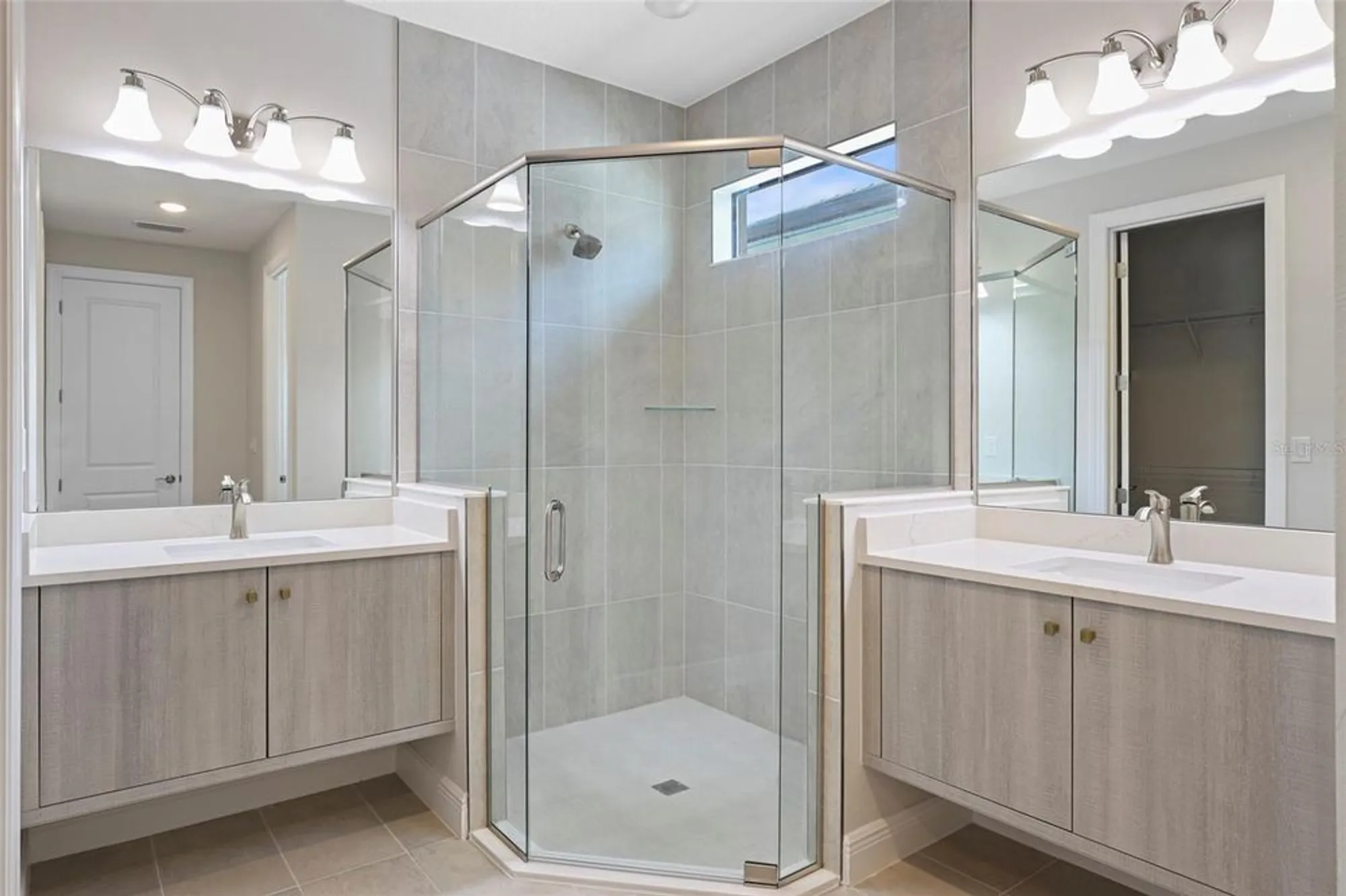 Property Slideshow image 9 of 47 | 18340 rockport pl, Lakewood Ranch, FL, 34211