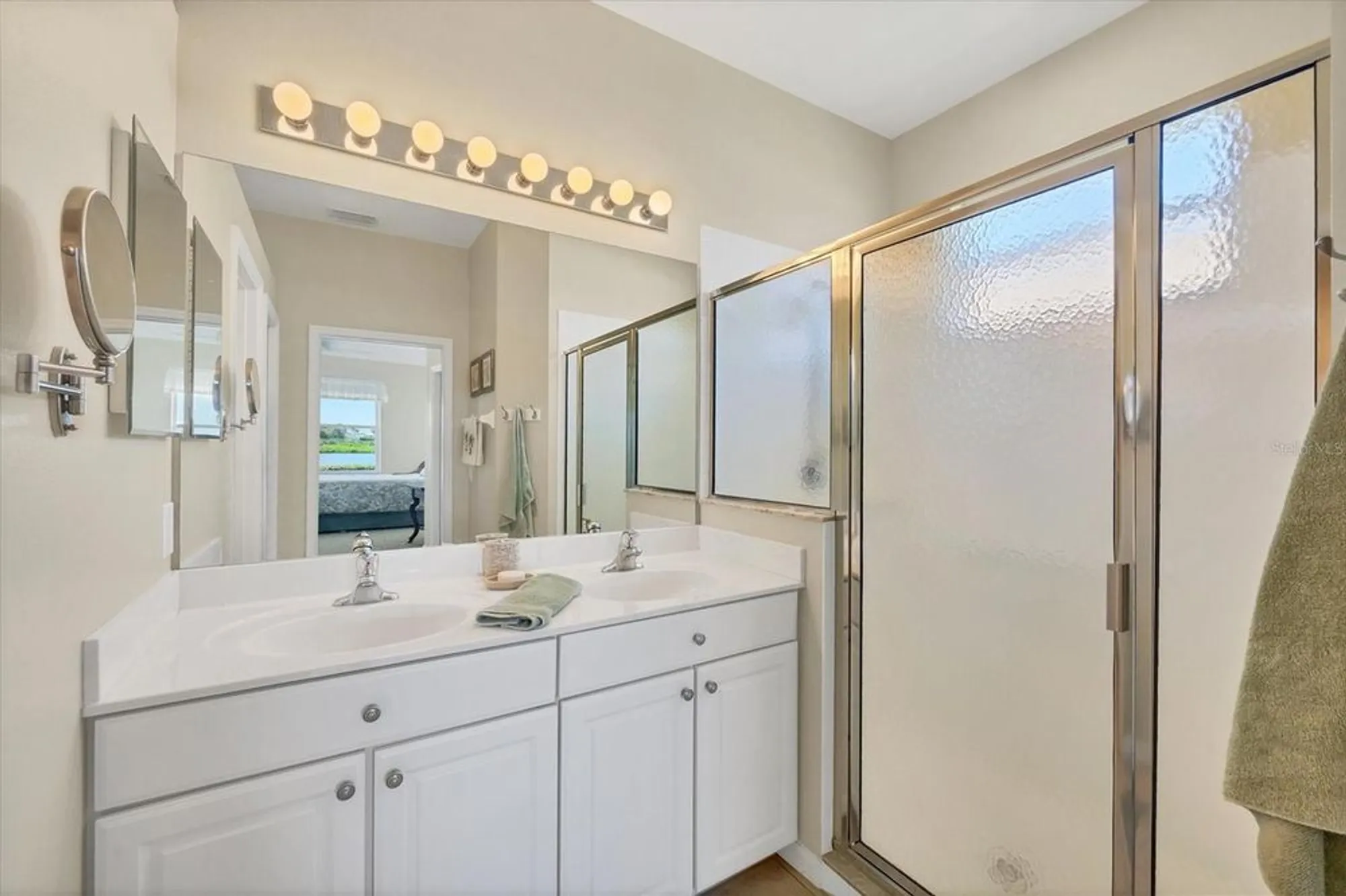 Property Slideshow image 21 of 66 | 4427 blue heron cir, North Port, FL, 34287