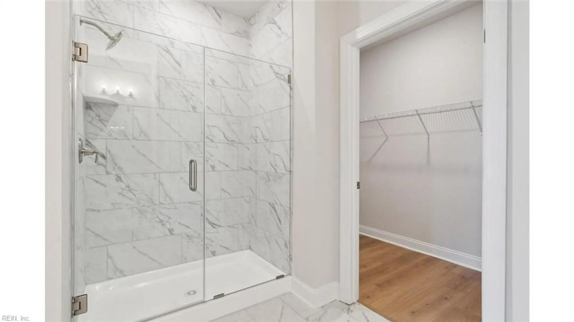 Property Slideshow image 16 of 34 | 2212 edwin dr, Chesapeake, VA, 23322