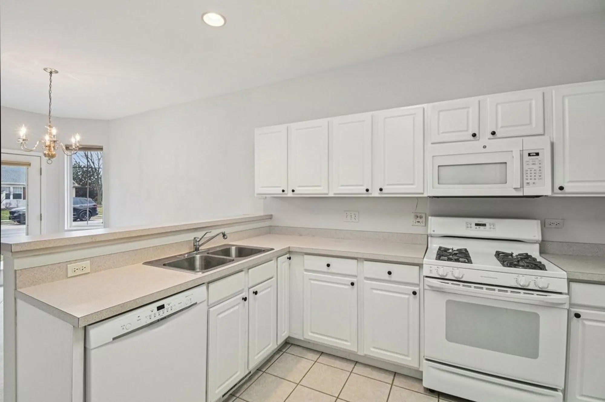 Property Slideshow image 9 of 20 | , Huntley, IL, 60142