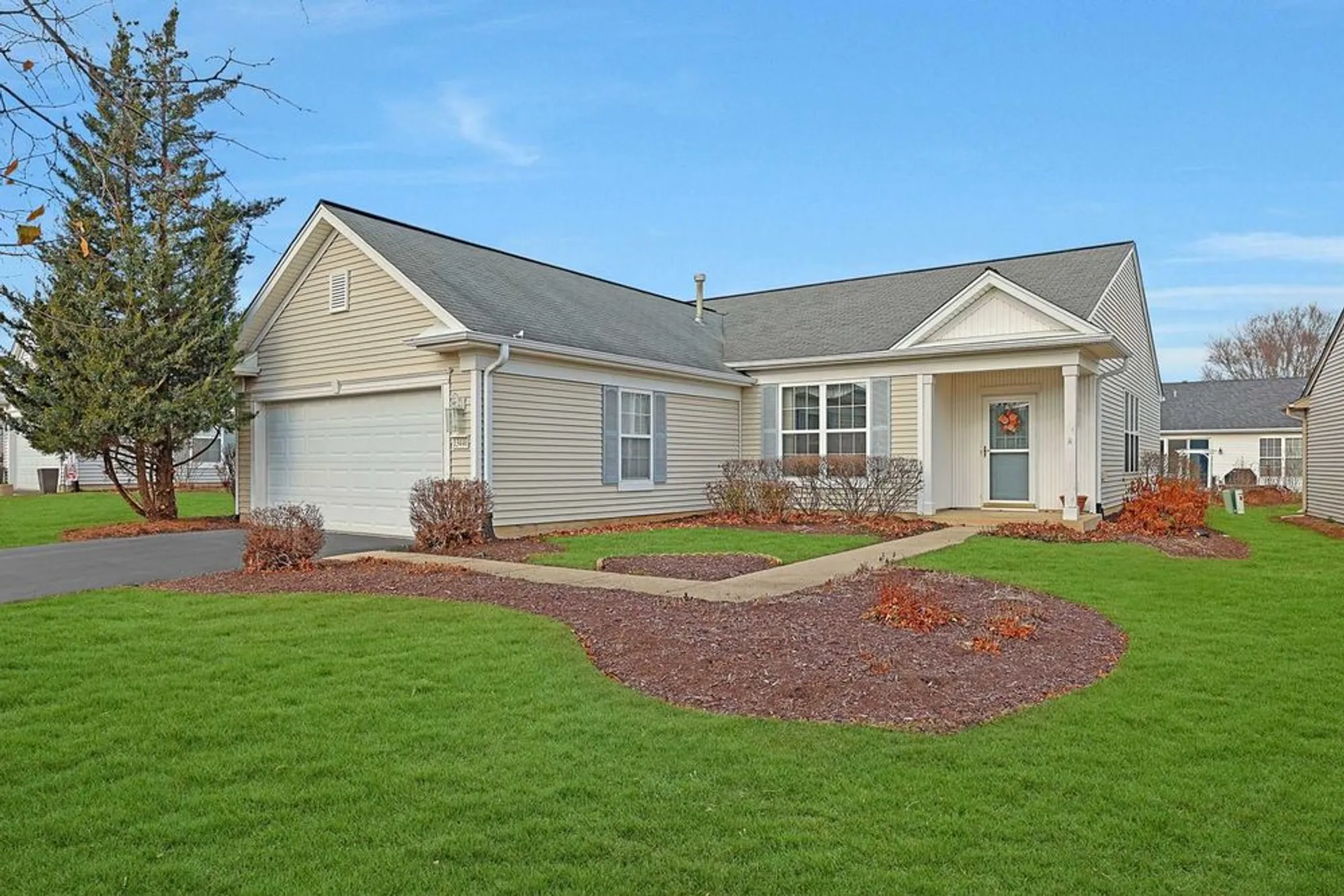 Property Slideshow image 1 of 6 | 13440 crestview dr, Huntley, IL, 60142