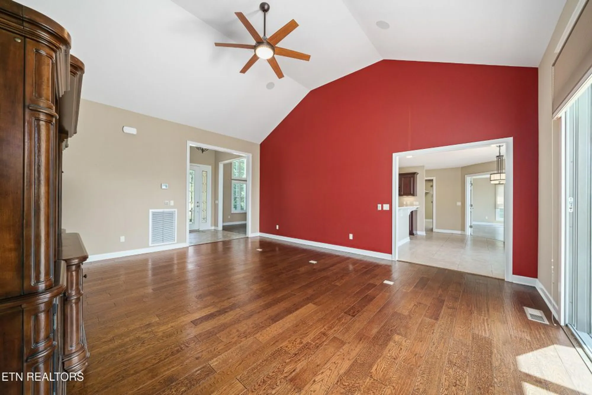 Property Slideshow image 14 of 46 | 40 bluff view ter, Crossville, TN, 38558