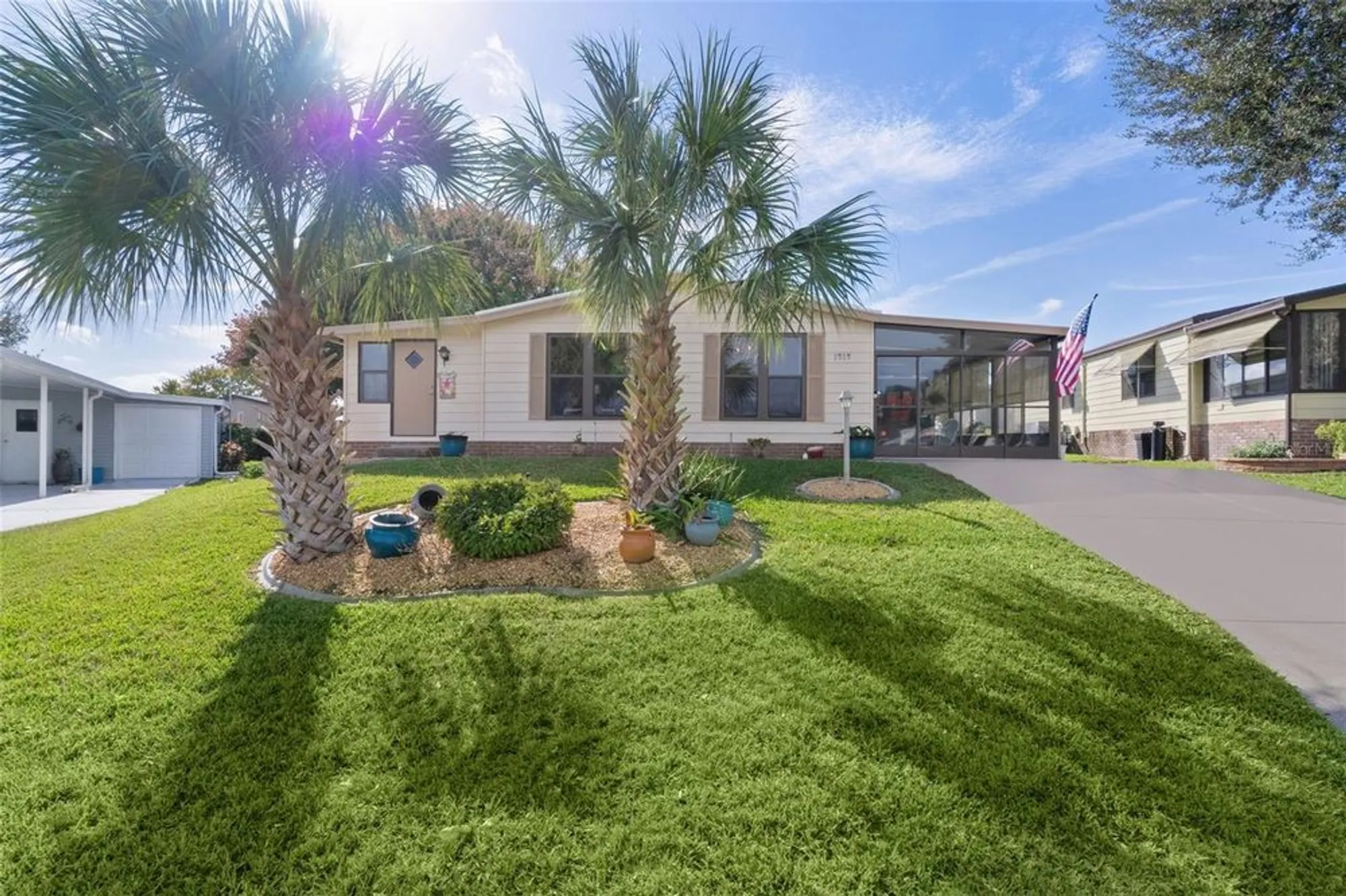 Property Slideshow image 2 of 42 | 1717 palm aire dr, Lady Lake, FL, 32159
