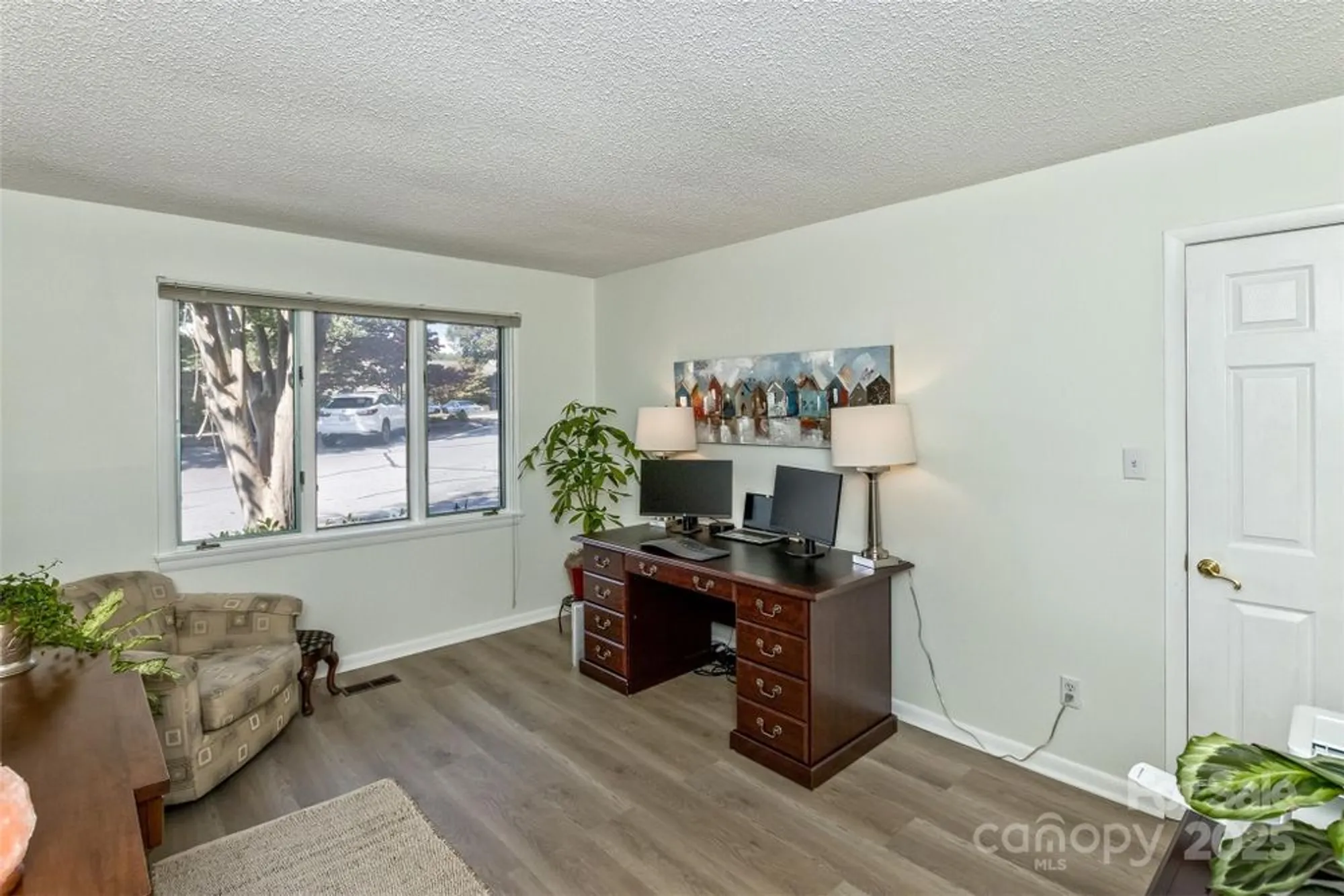 Property Slideshow image 29 of 42 | 503 crowfields ln, Asheville, NC, 28803