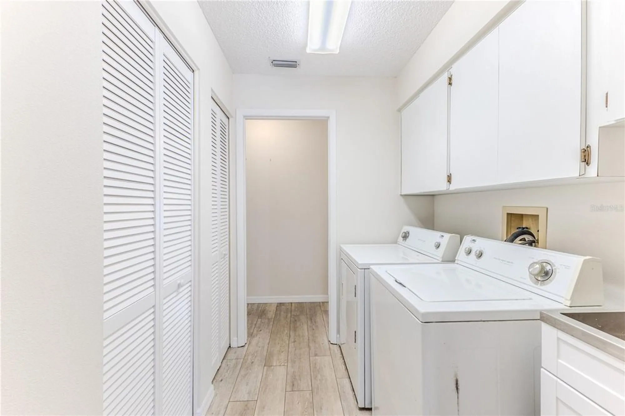 Property Slideshow image 57 of 71 | 2692 royal ridge dr, Spring Hill, FL, 34606