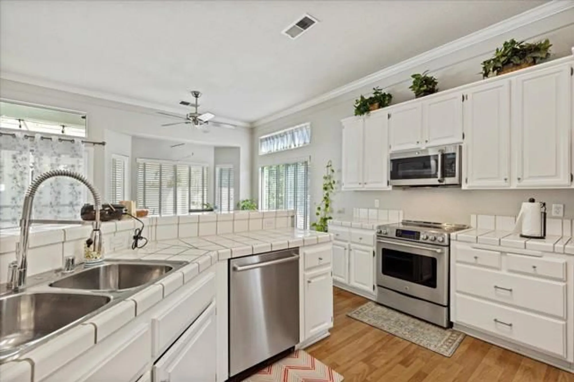 Property Slideshow image 11 of 38 | 490 chesapeake ter, Brentwood, CA, 94513