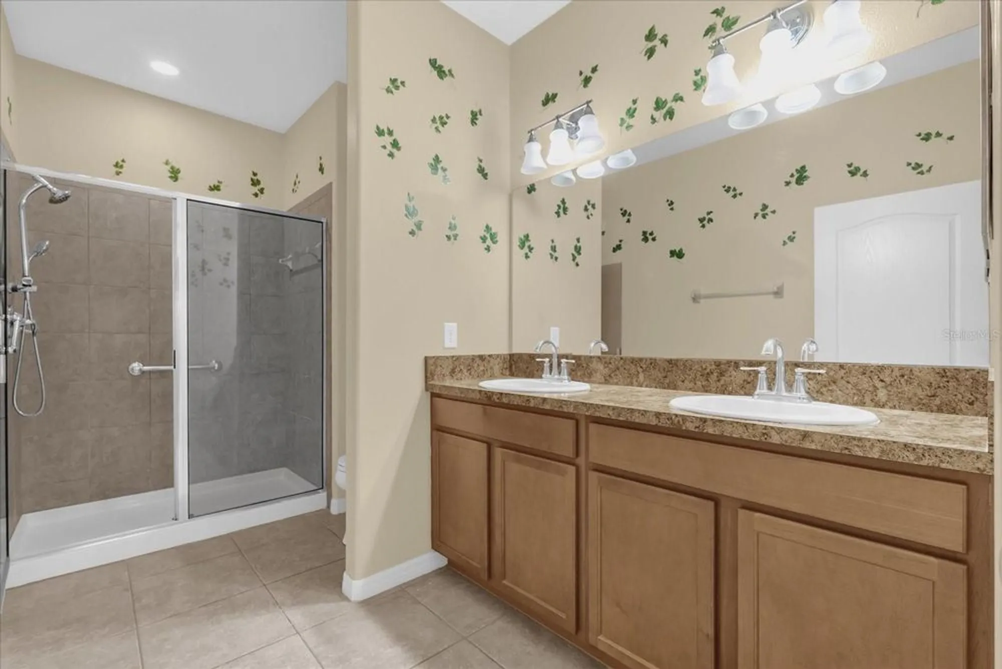 Property Slideshow image 15 of 38 | 3205 sonesta ct b, Clermont, FL, 34711