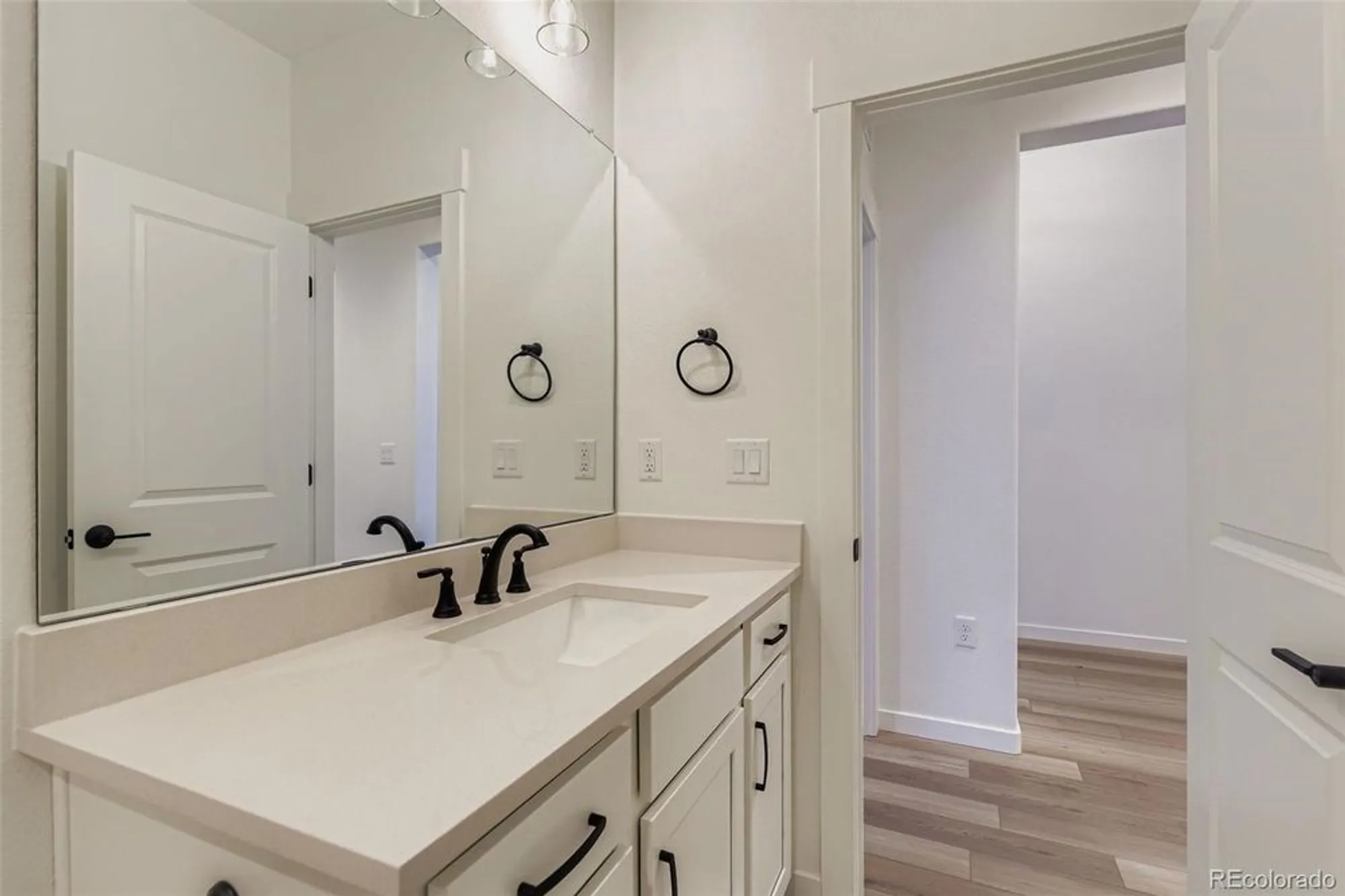 Property Slideshow image 18 of 25 | 8905 s riviera way, Aurora, CO, 80016