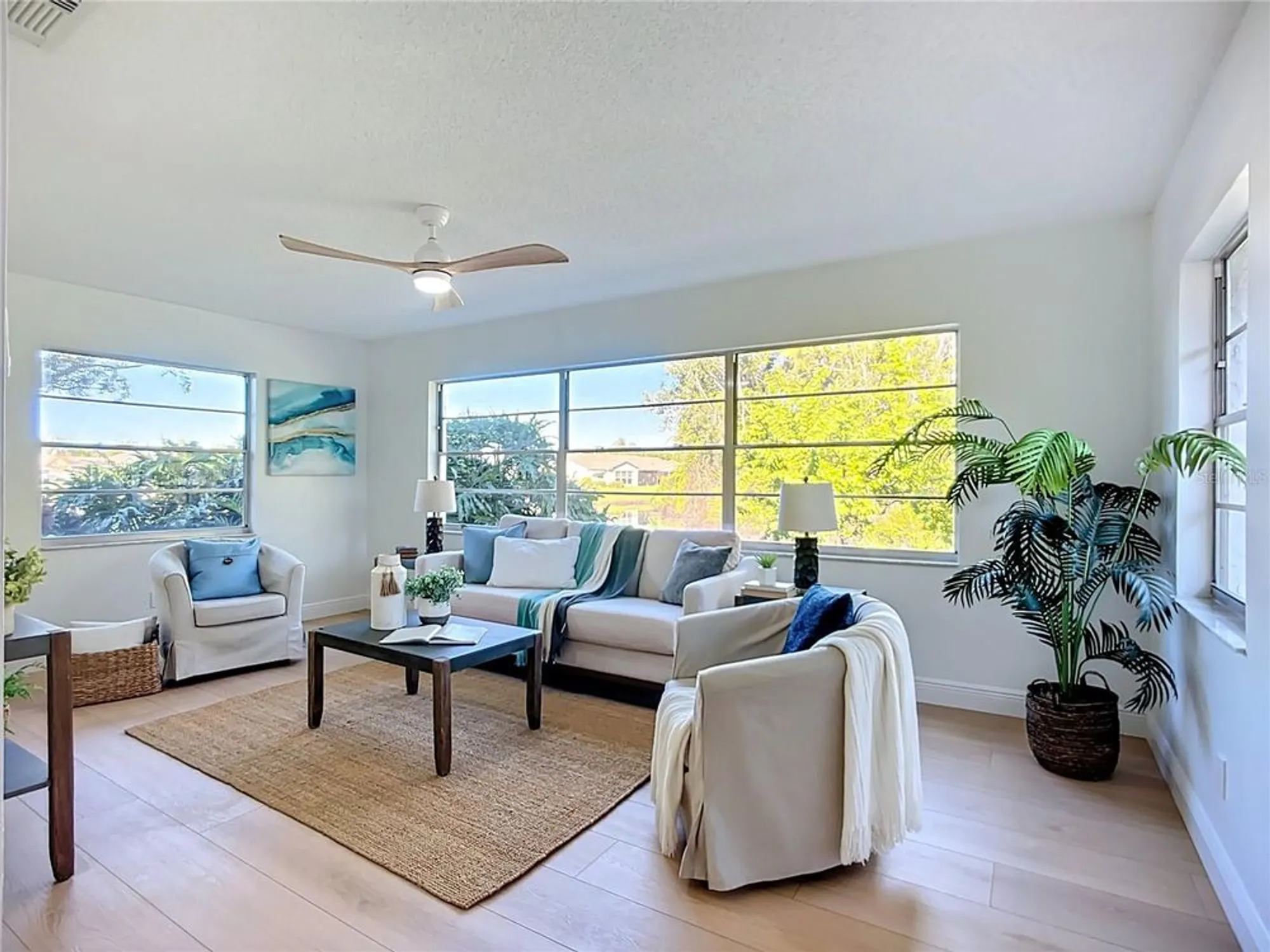 Property Slideshow image 11 of 41 | 2014 hampstead cir, Sun City Center, FL, 33573