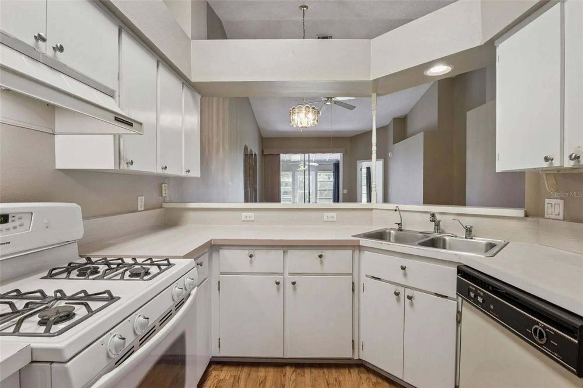 Property Slideshow image 14 of 82 | 26755 cash ct, Leesburg, FL, 34748