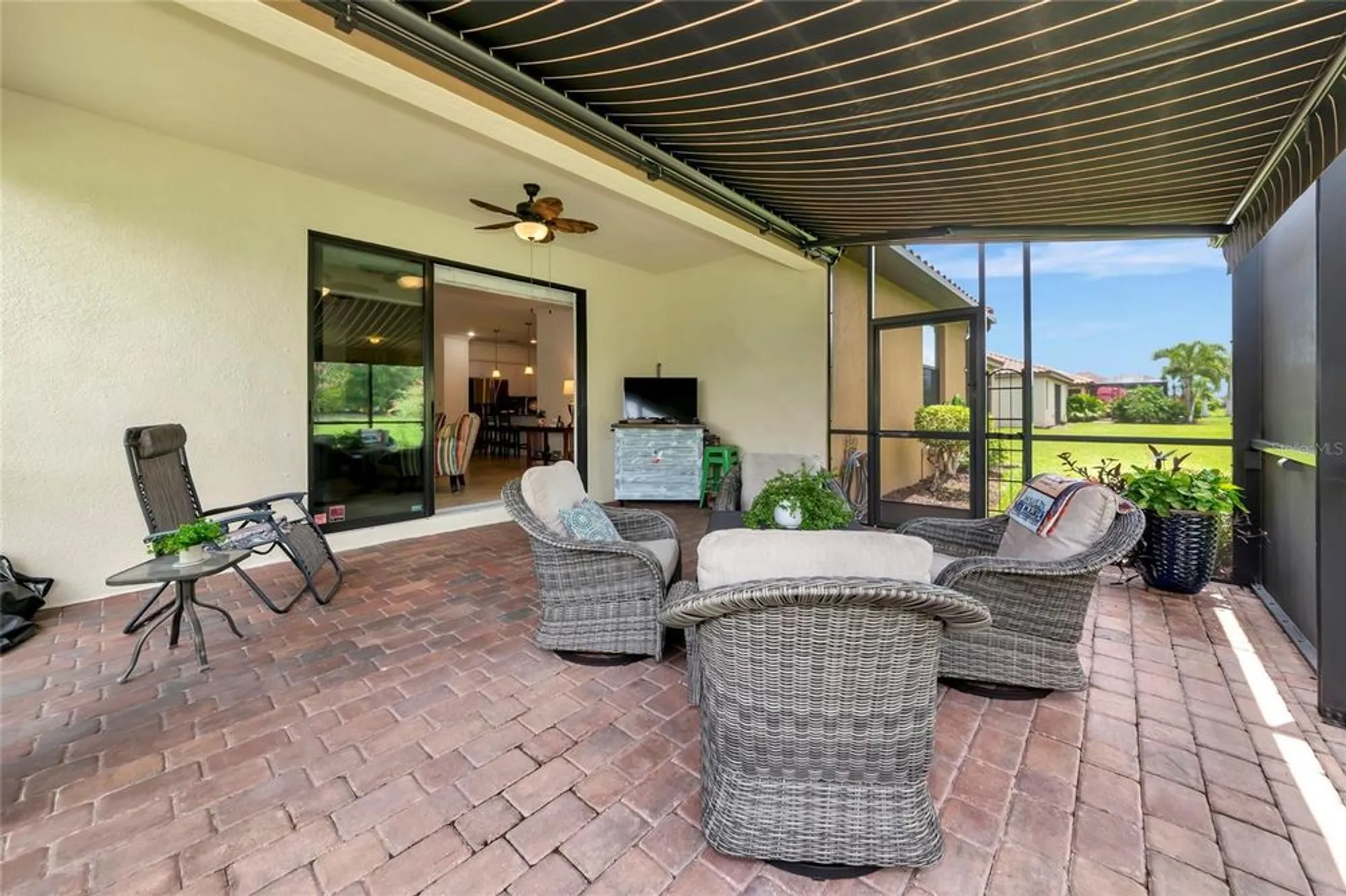 Property Slideshow image 23 of 34 | 6814 willowshire way, Bradenton, FL, 34212