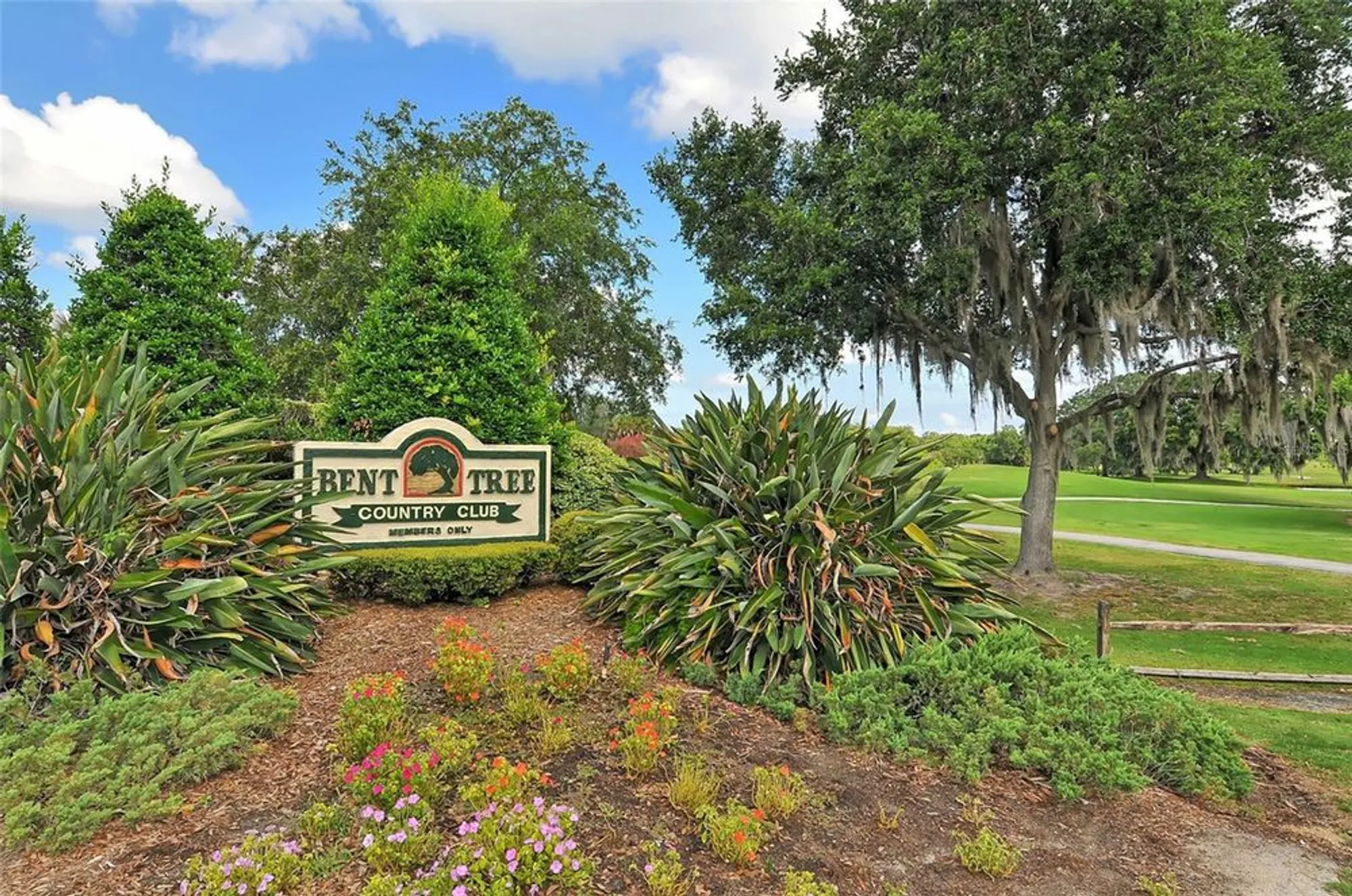 Property Slideshow image 44 of 49 | 7360 oak moss dr # 4, Sarasota, FL, 34241