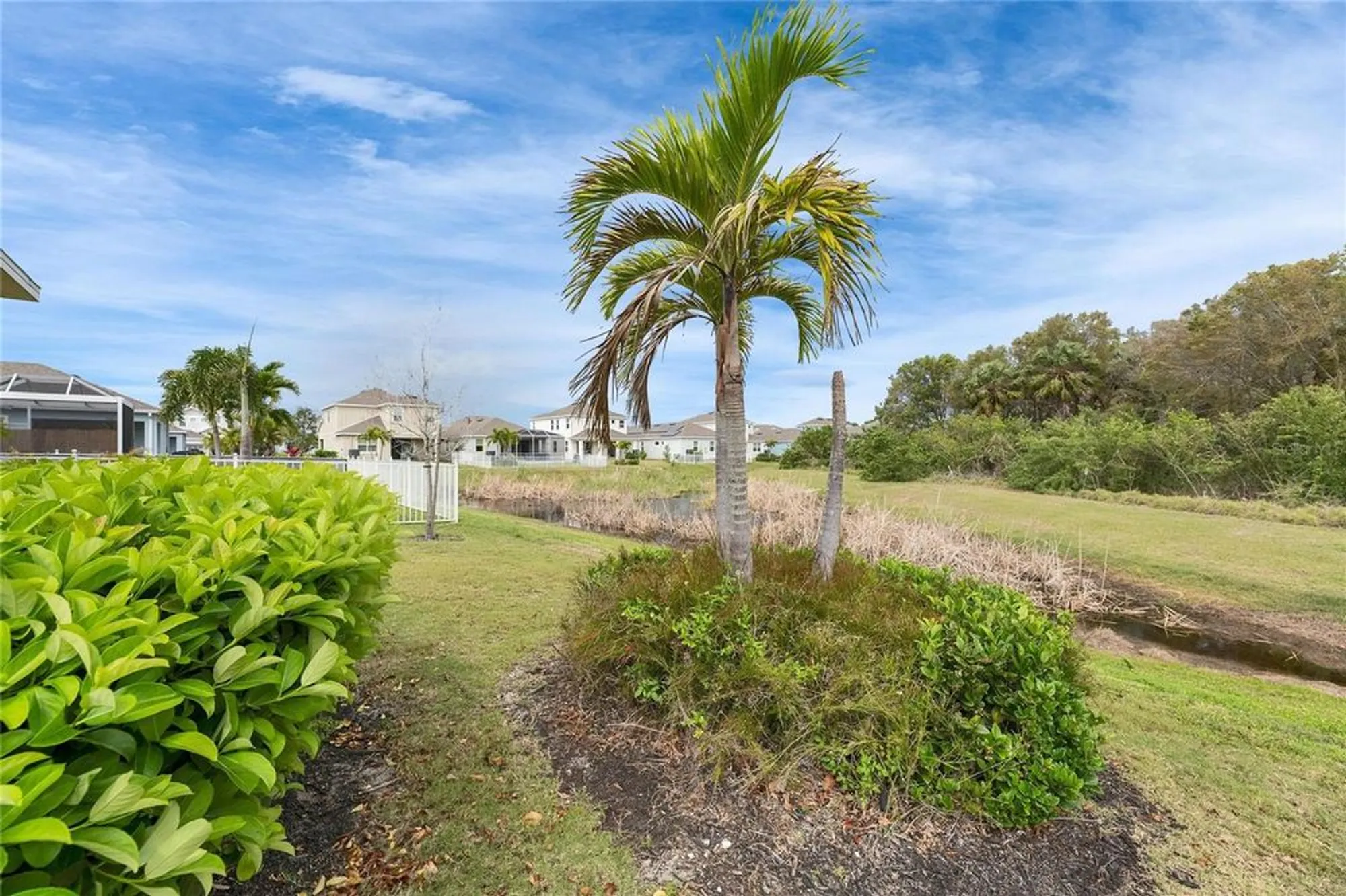 Property Slideshow image 2 of 87 | 407 sandsend ct, Apollo Beach, FL, 33572