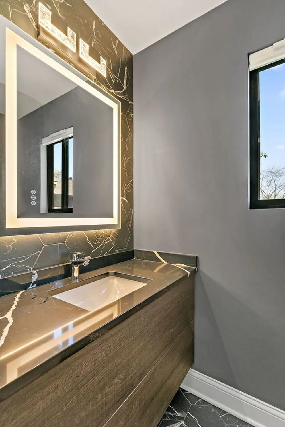 Property Slideshow image 28 of 48 | 535 woodview rd, Lake Barrington, IL, 60010