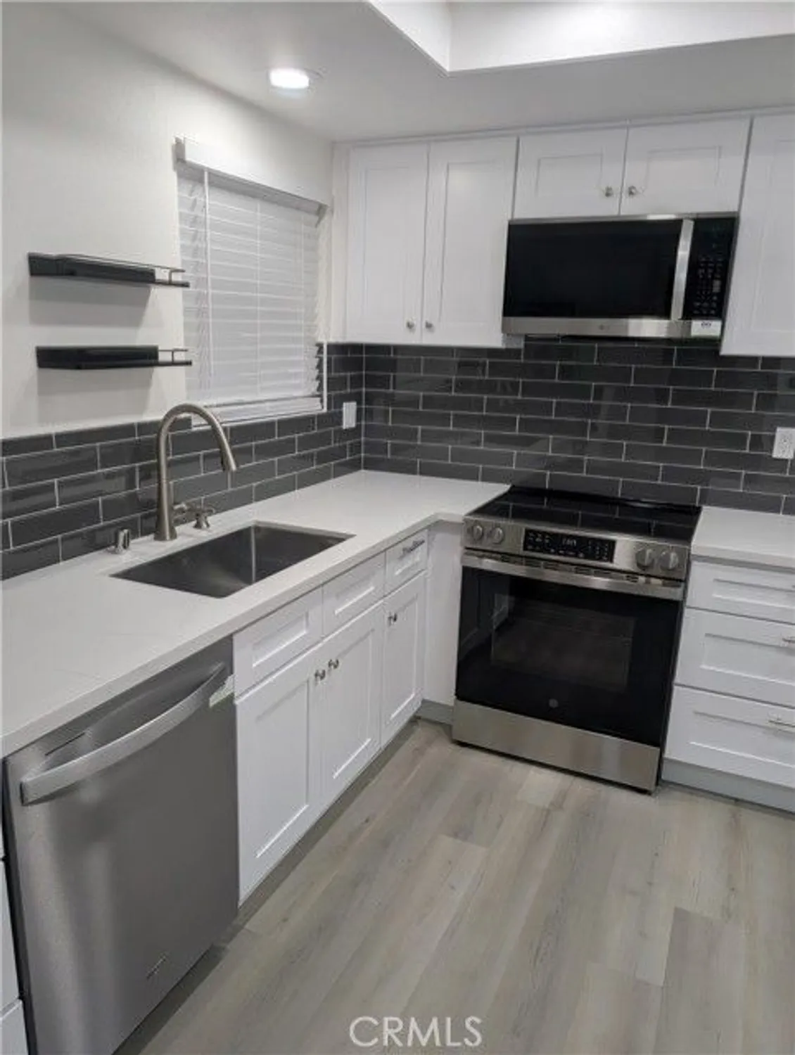 Property Slideshow image 21 of 51 | 2296 via puerta b, Laguna Woods, CA, 92637