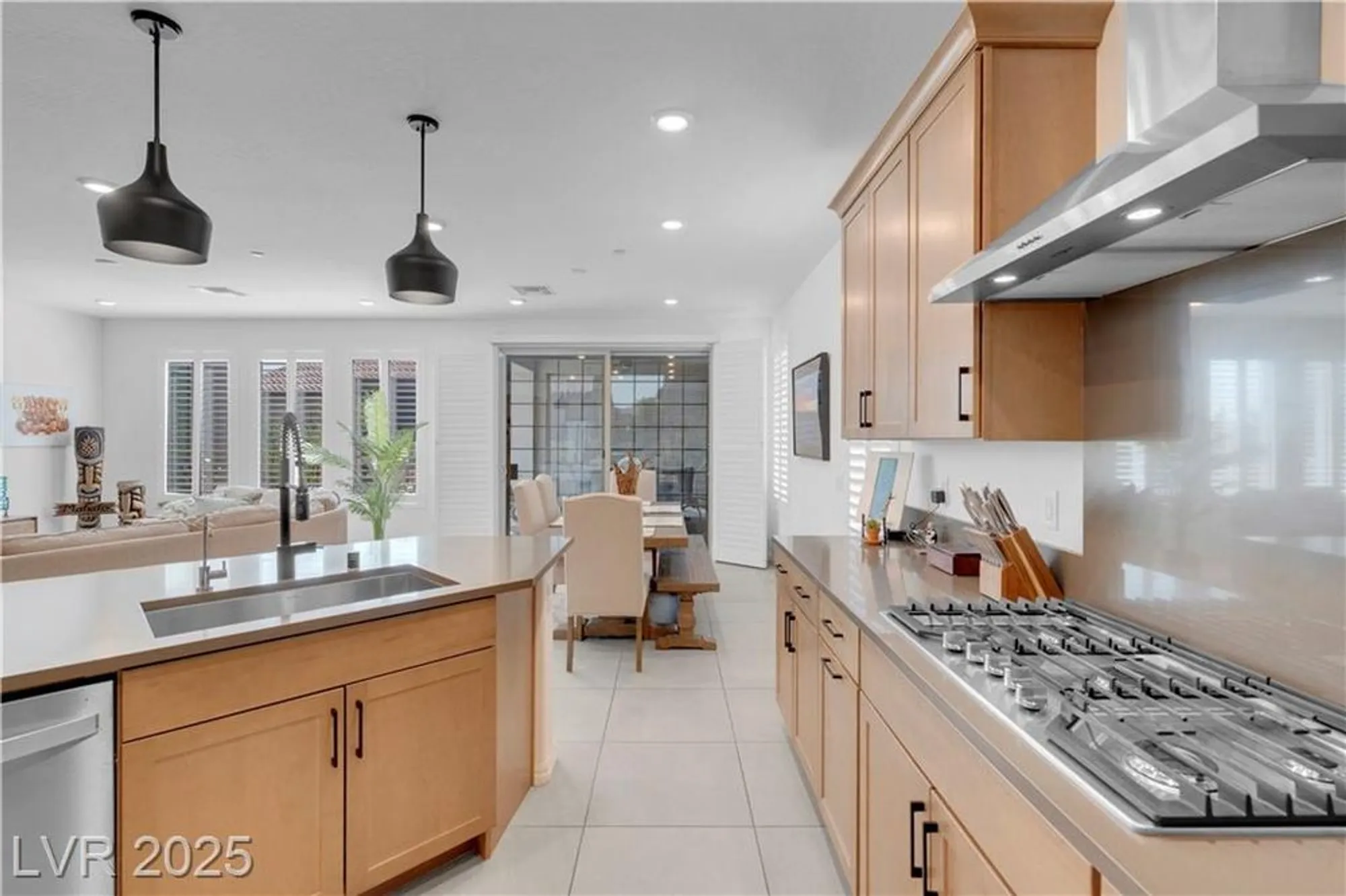 Property Slideshow image 18 of 69 | 124 lake oasis st, Henderson, NV, 89011