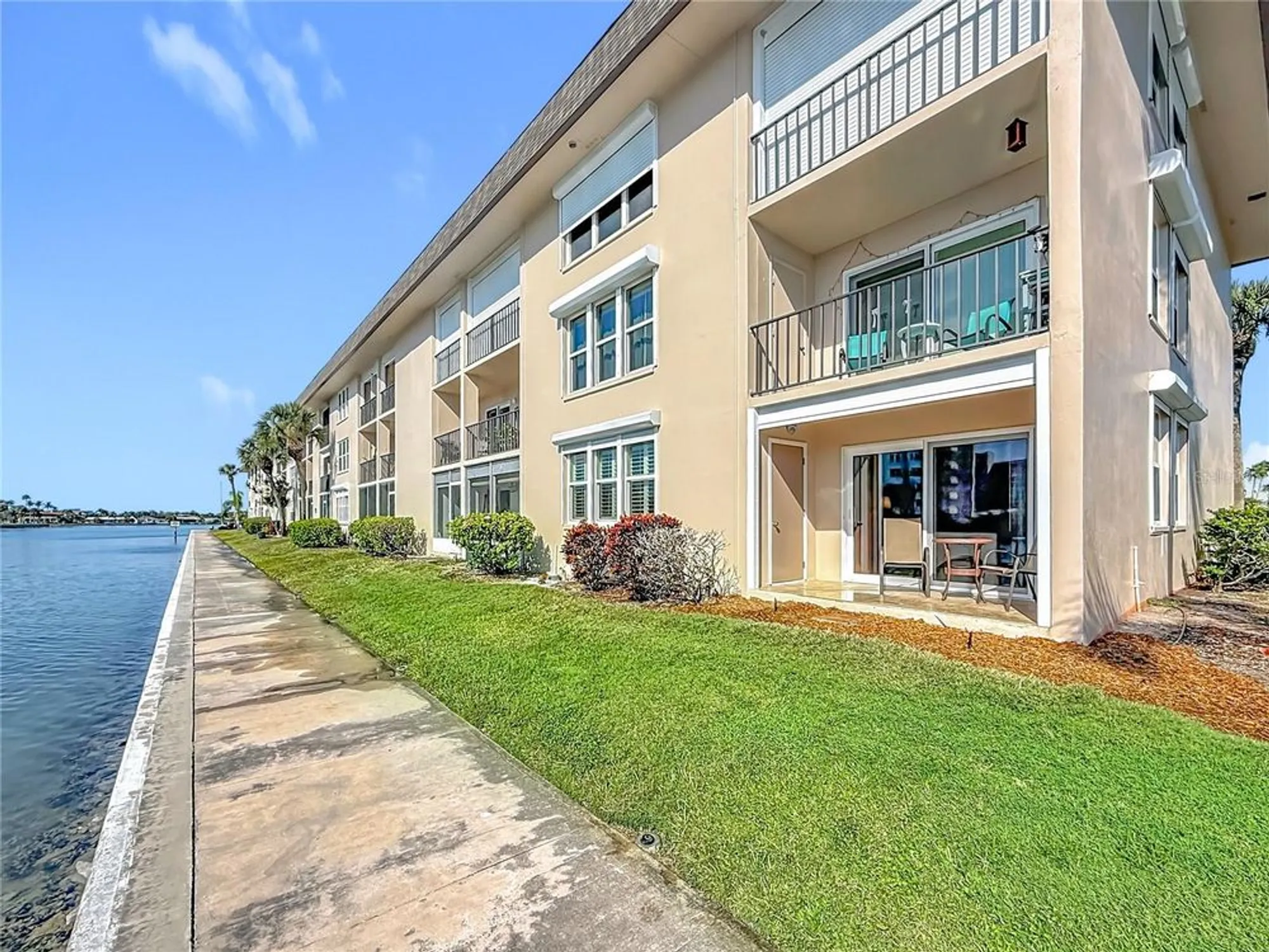 Property Slideshow image 38 of 65 | 7930 sun island dr 111, South Pasadena, FL, 33707