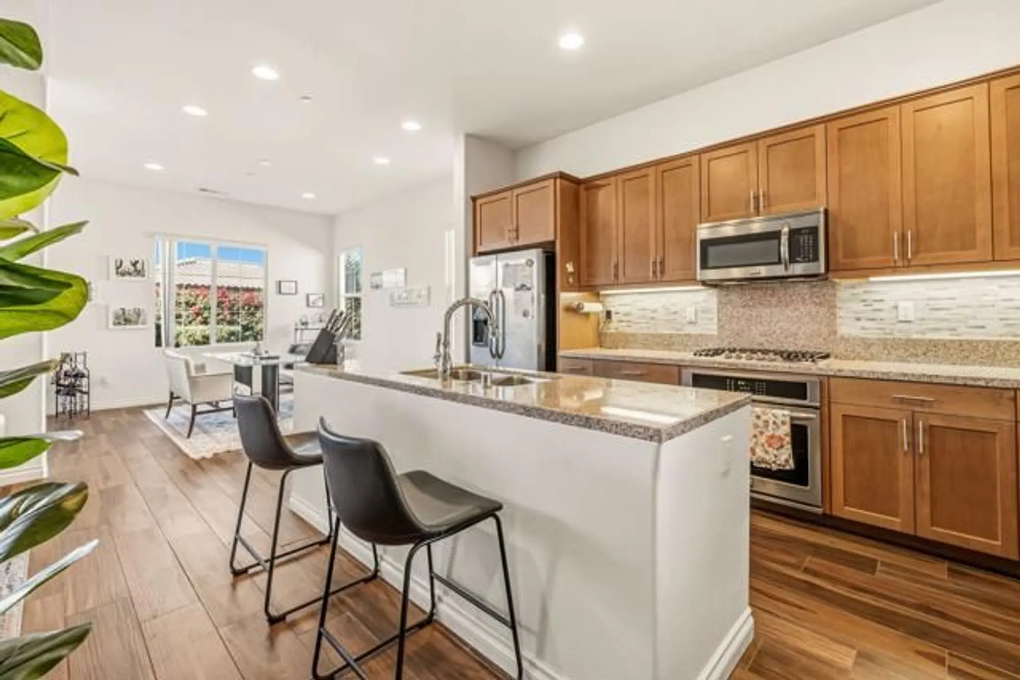 Property Slideshow image 9 of 55 | 3923 via amalfi, Palm Desert, CA, 92260