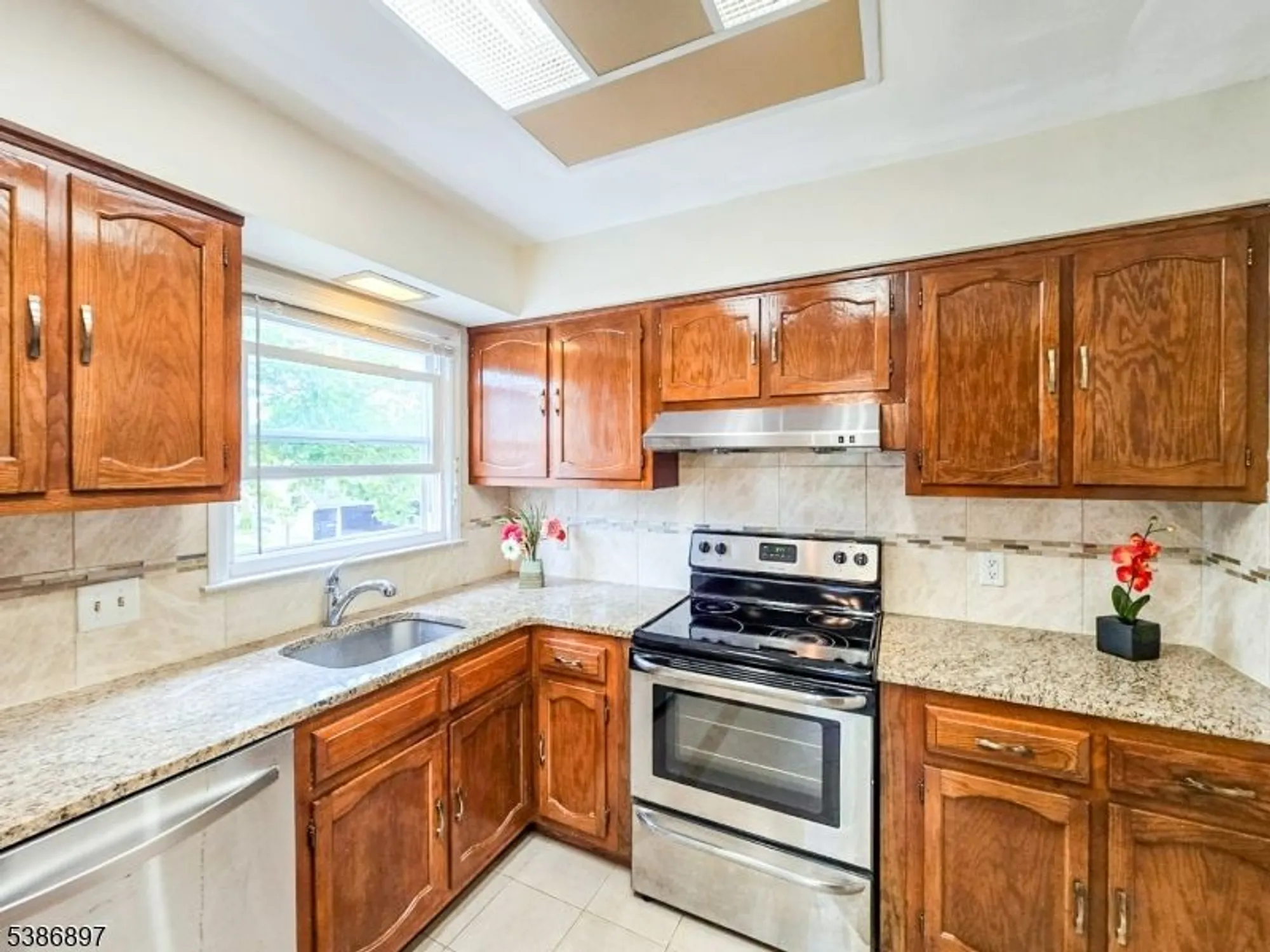 Property Slideshow image 14 of 35 | 374 new bedford ln, Monroe Twp., NJ, 08831