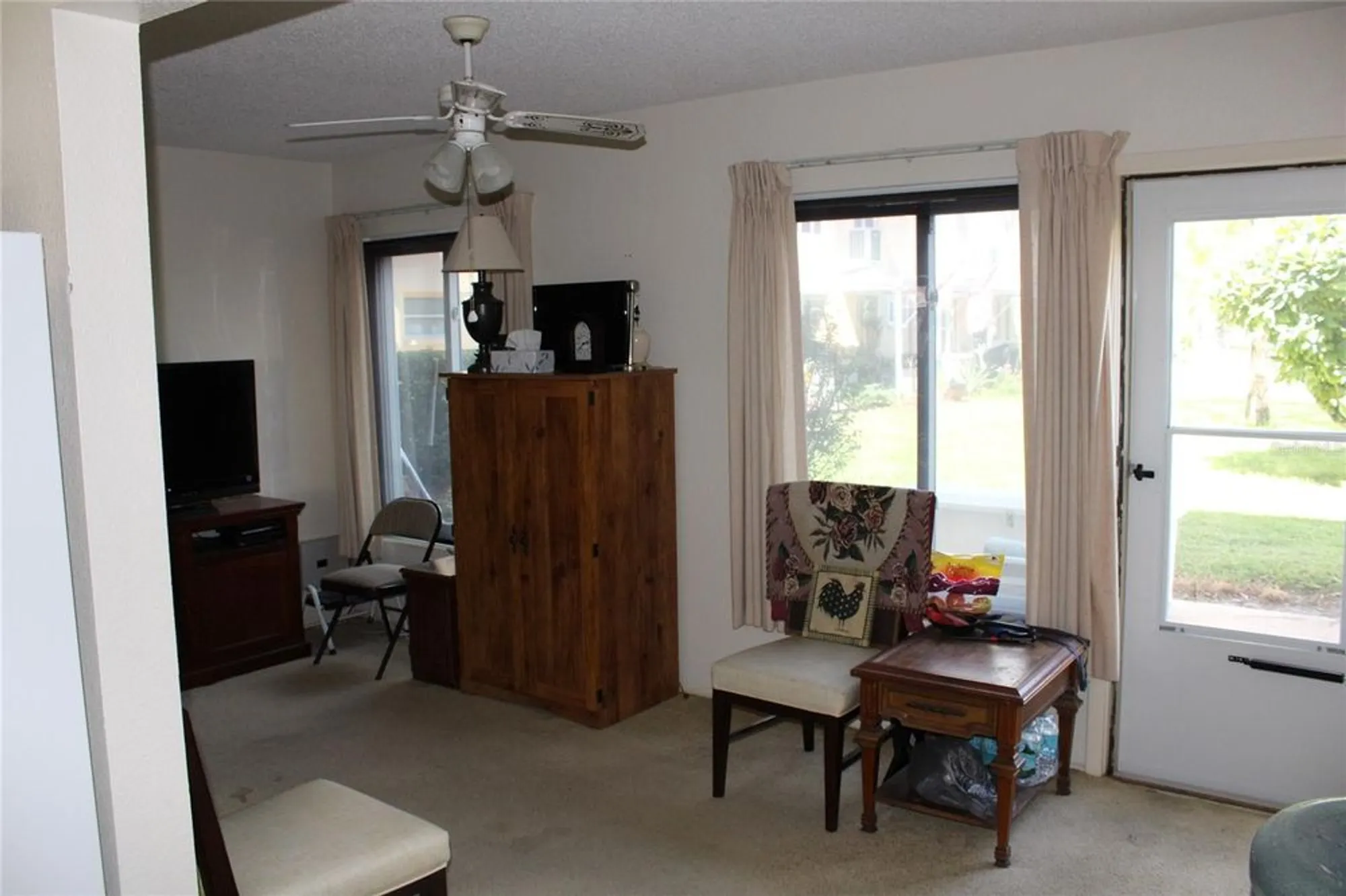 Property Slideshow image 15 of 39 | 2360 irish ln 16, Clearwater, FL, 33763