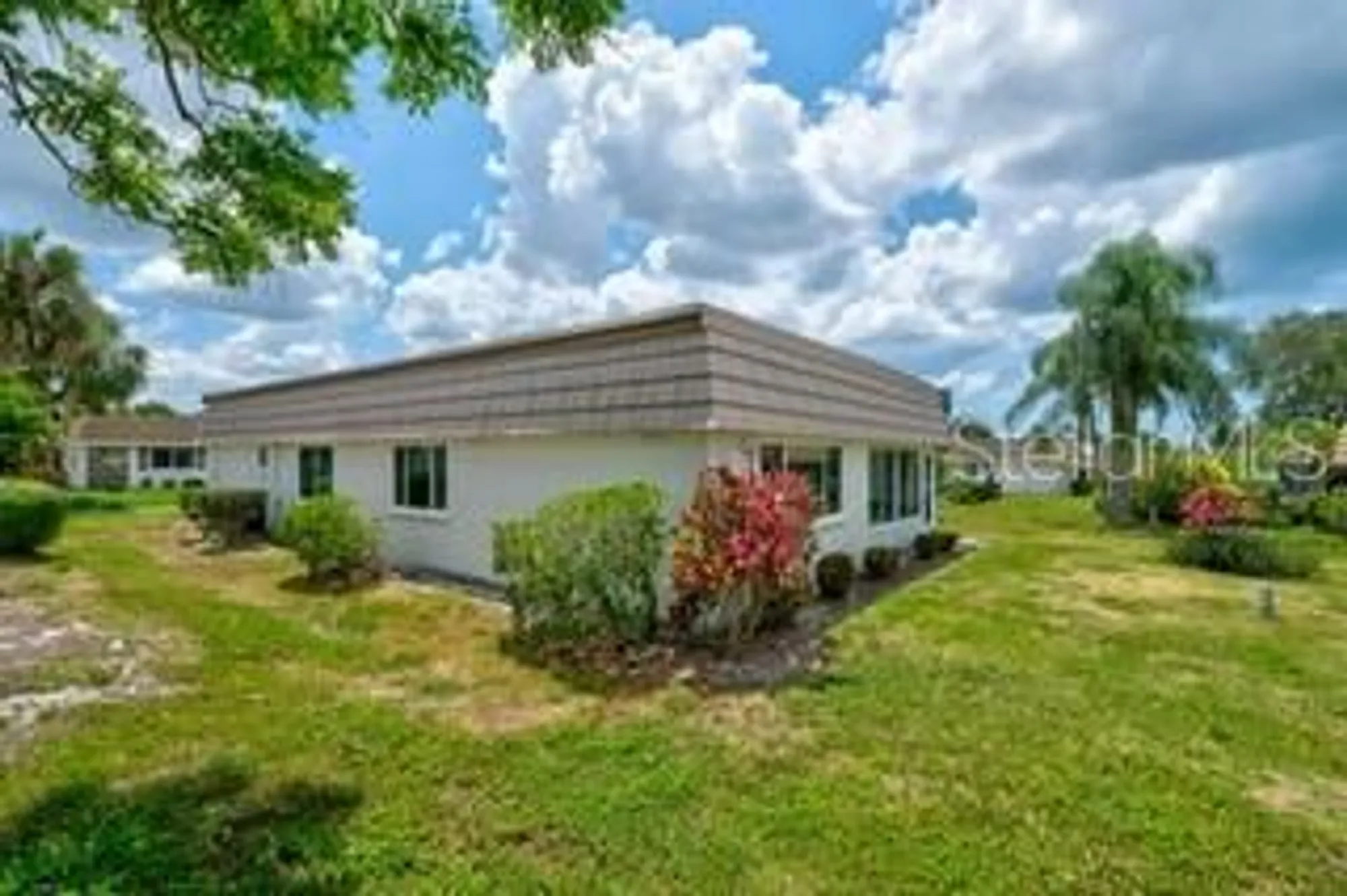 Property Slideshow image 41 of 49 | 2609 riverbluff pkwy # 146, Sarasota, FL, 34231