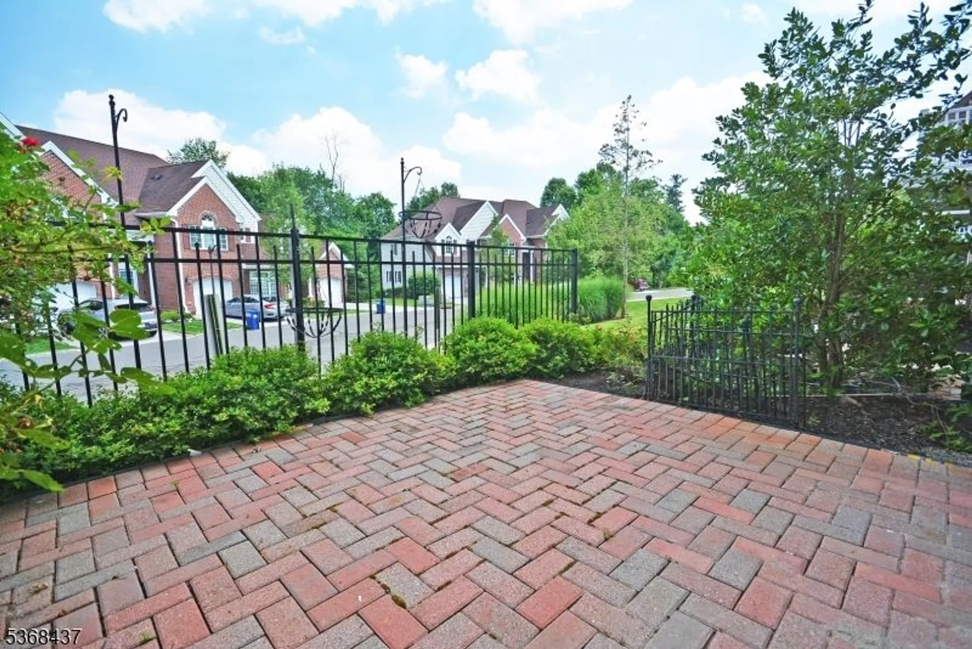 Property Slideshow image 27 of 30 | 35 schmidt cir, Watchung, NJ, 07069