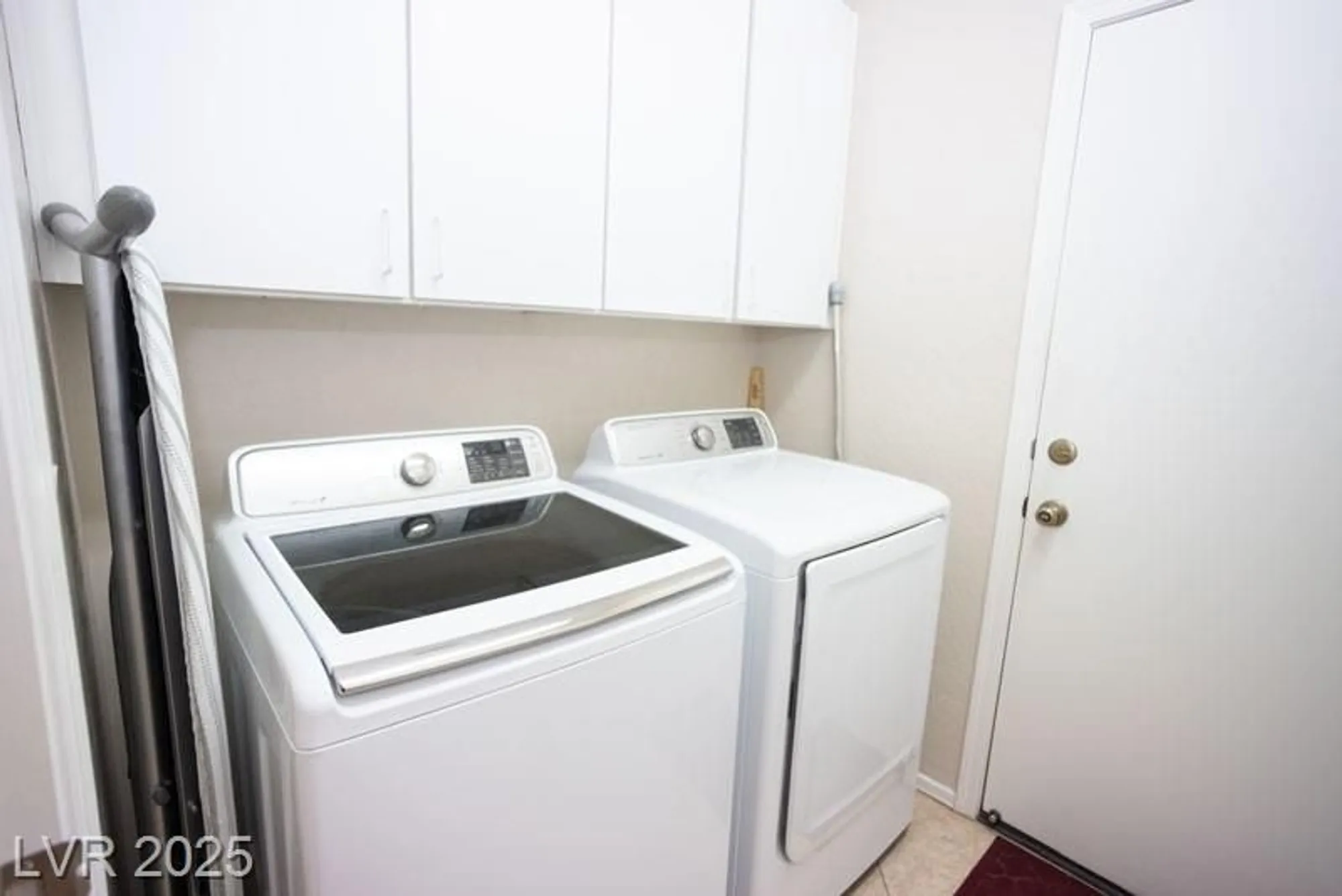 Property Slideshow image 28 of 43 | 5935 saddle horse ave, Las Vegas, NV, 89122