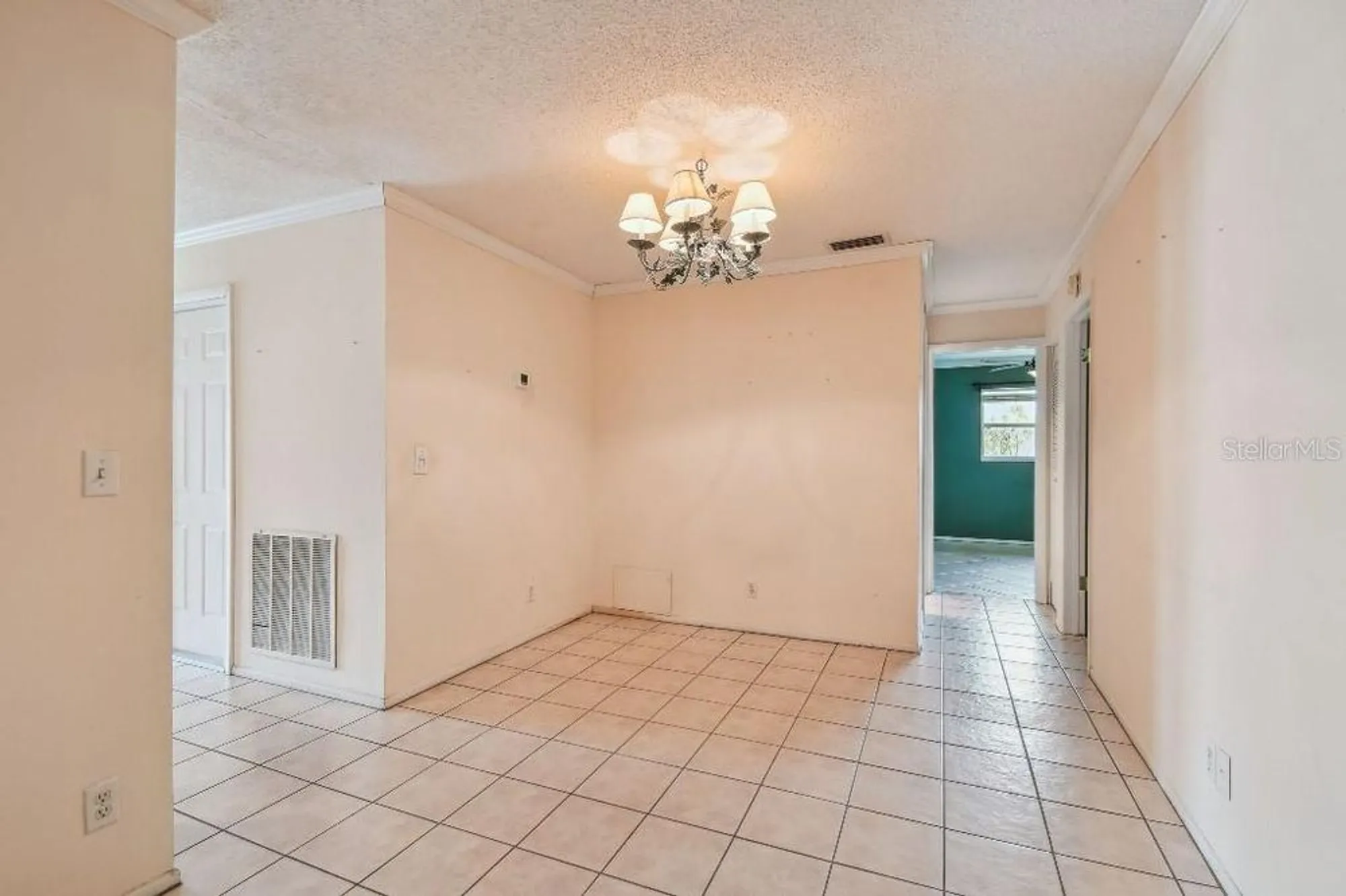 Property Slideshow image 20 of 60 | 916 mainsail way, Palm Harbor, FL, 34685