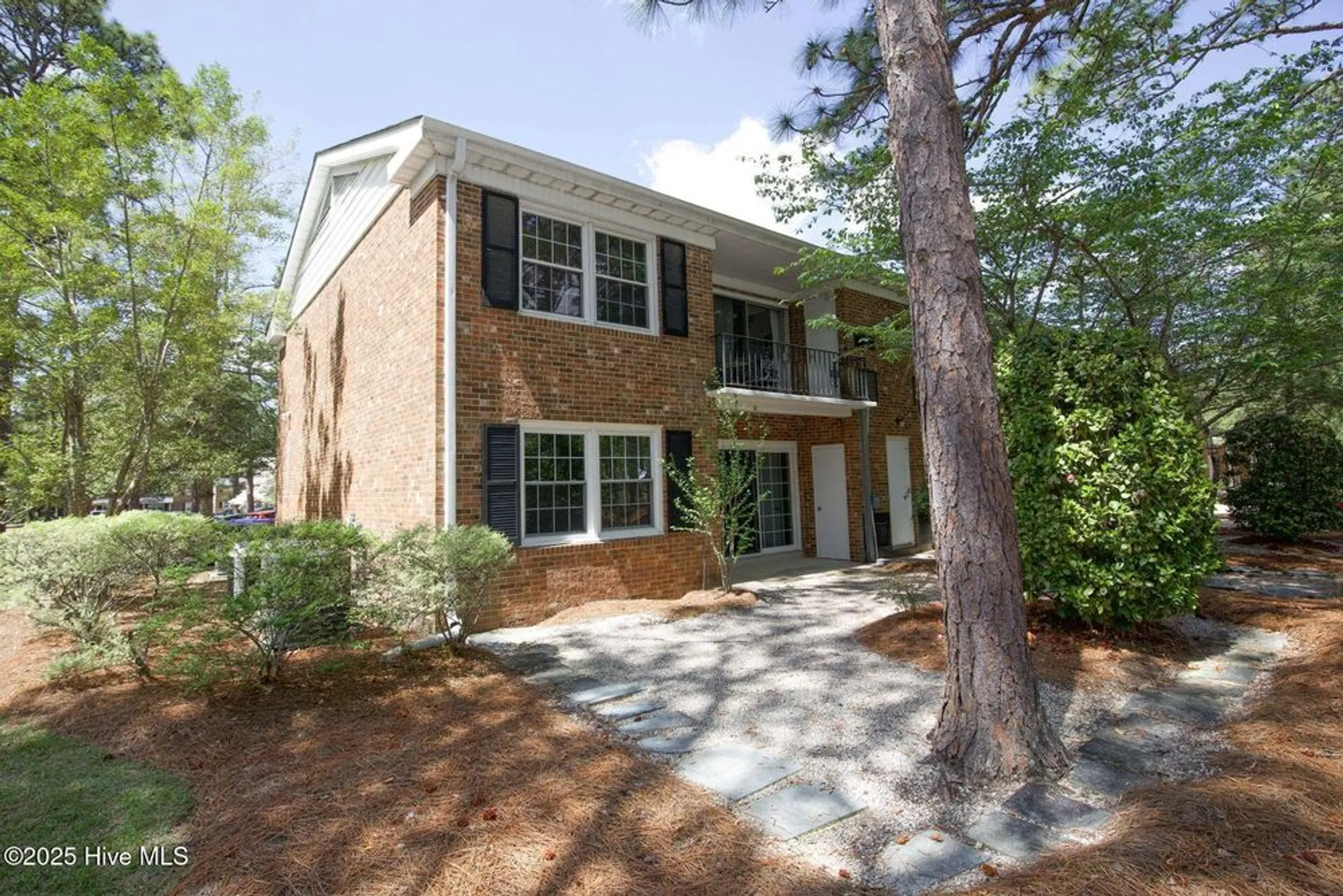 Property Slideshow image 5 of 28 | 317 driftwood cir unit b, Southern Pines, NC, 28387