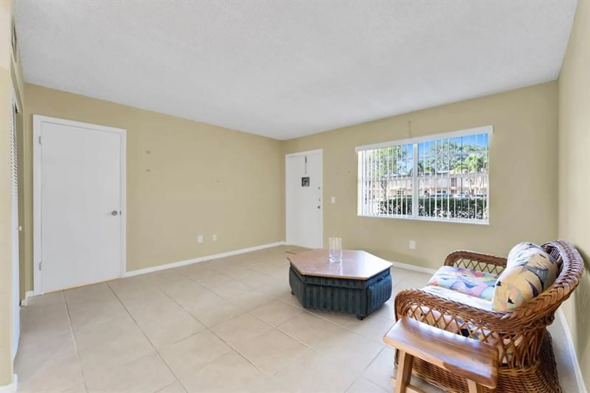Property Slideshow image 9 of 29 | 331 nw 76th ave apt 104, Margate, FL, 33063
