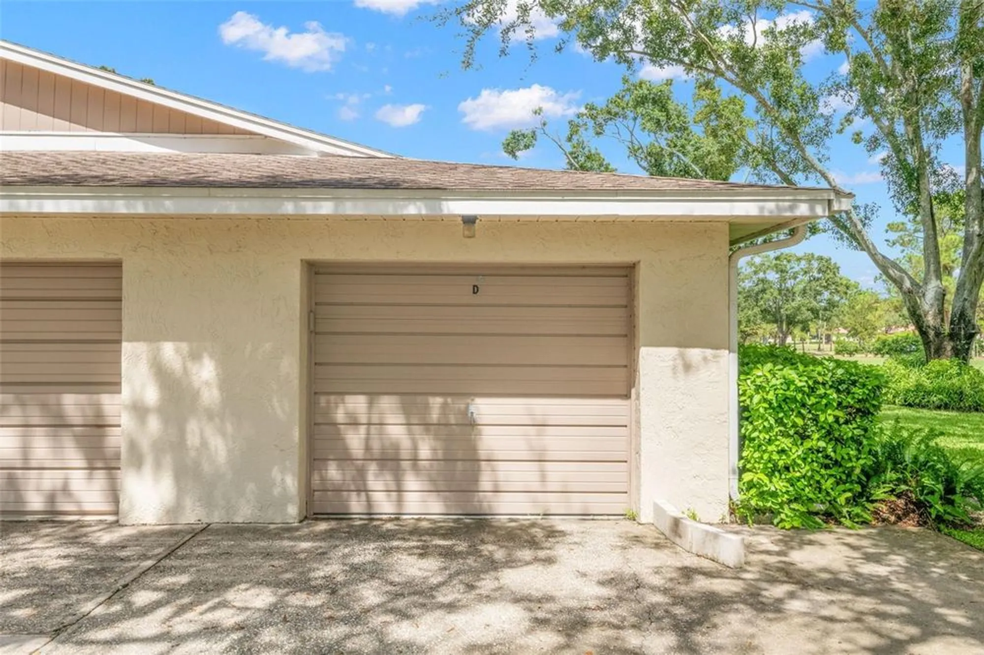 Property Slideshow image 5 of 61 | 1012 dunrobin dr d, Palm Harbor, FL, 34684