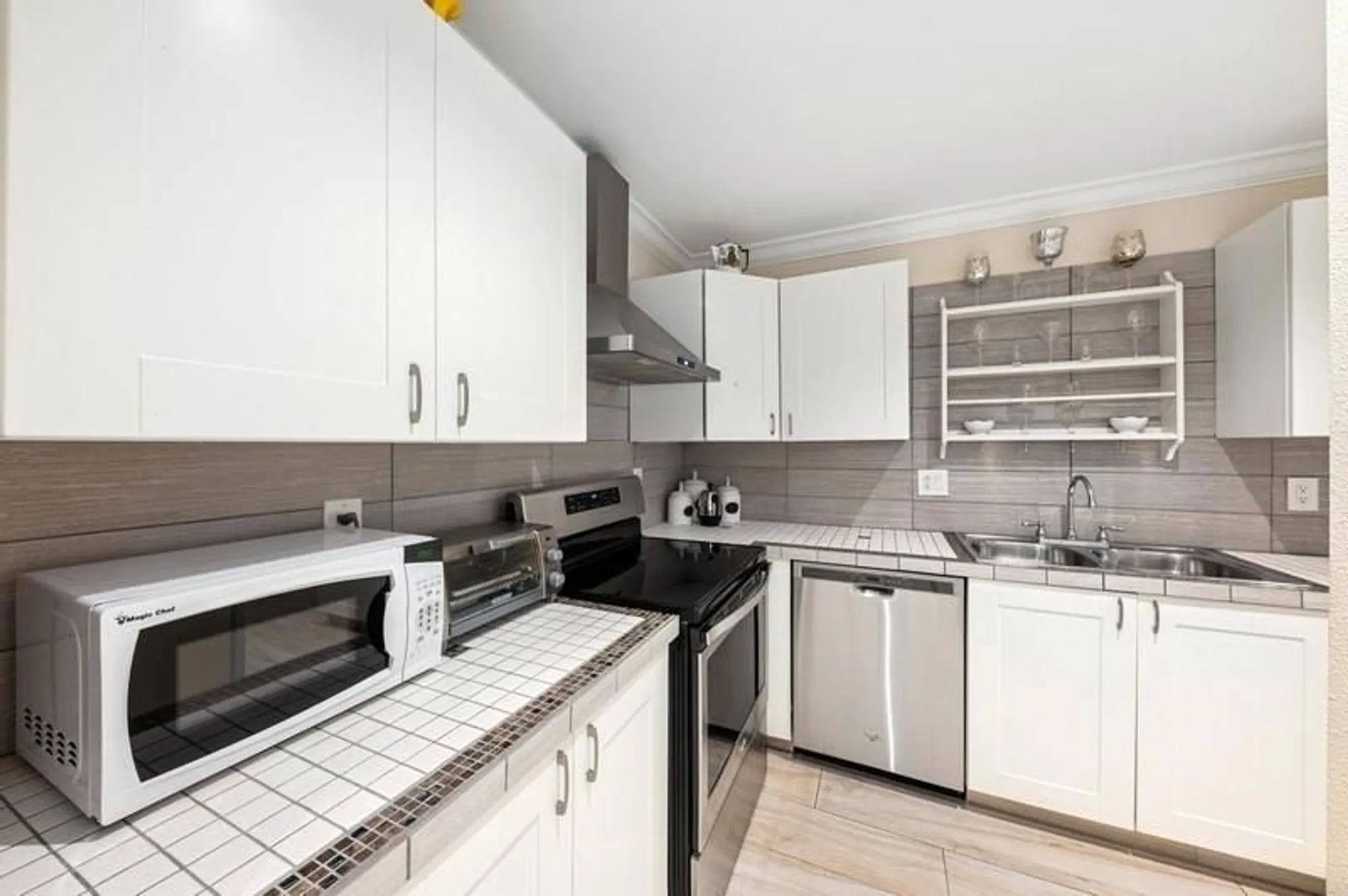 Property Slideshow image 15 of 20 | 13578 via flora e, Delray Beach, FL, 33484