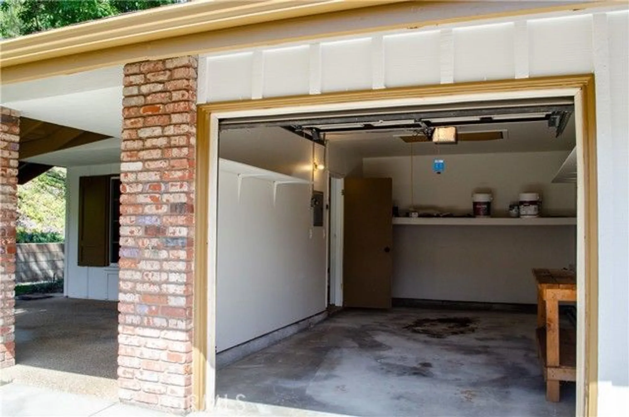 Property Slideshow image 38 of 44 | 26701 oak branch cir, Newhall, CA, 91321