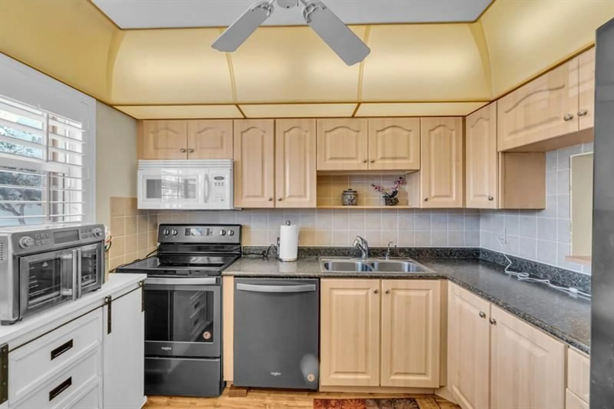 Property Slideshow image 4 of 38 | 6890 royal palm blvd 203h, Margate, FL, 33063