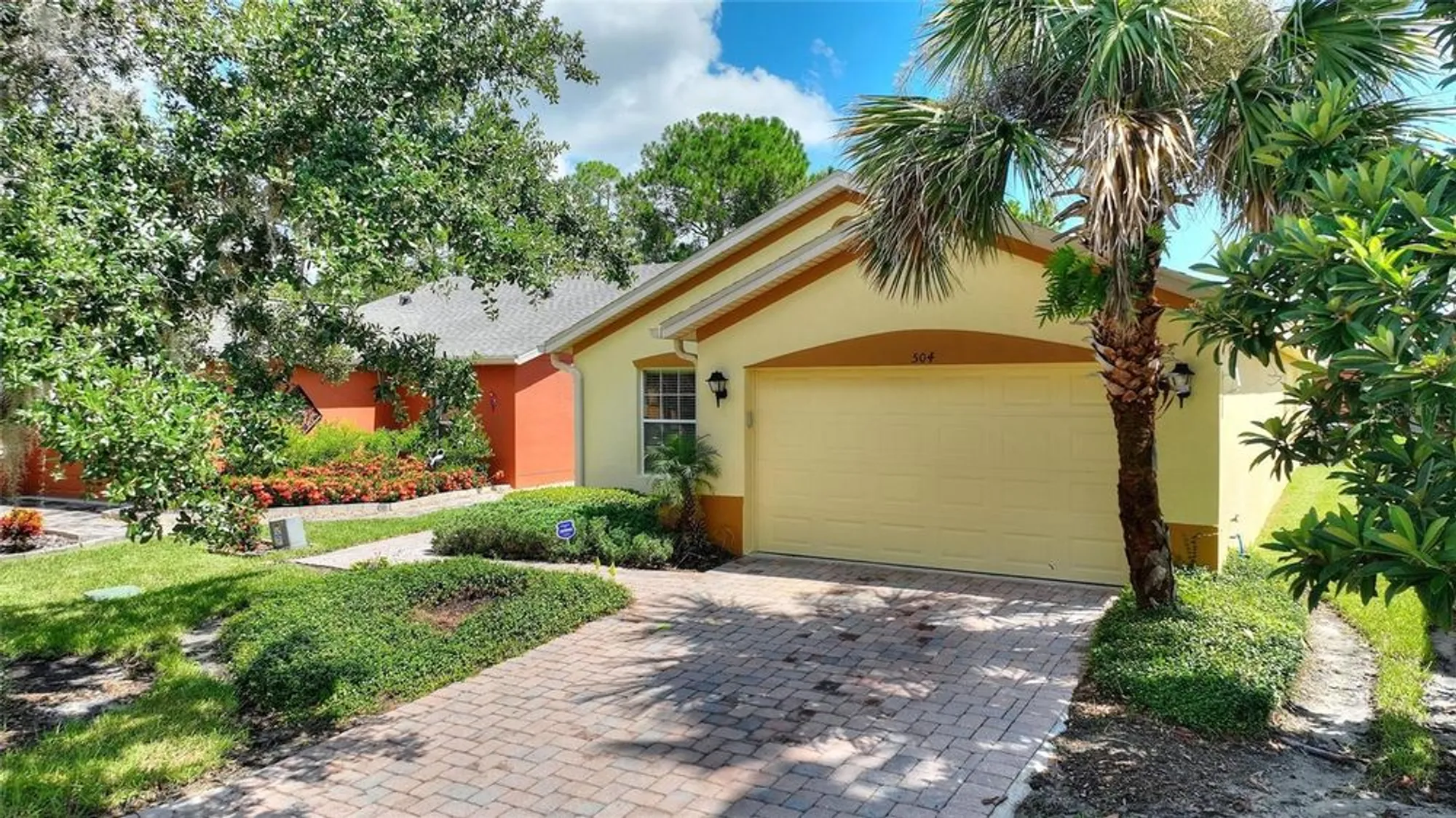 Property Slideshow image 2 of 49 | 504 millifiora ln, Kissimmee, FL, 34759