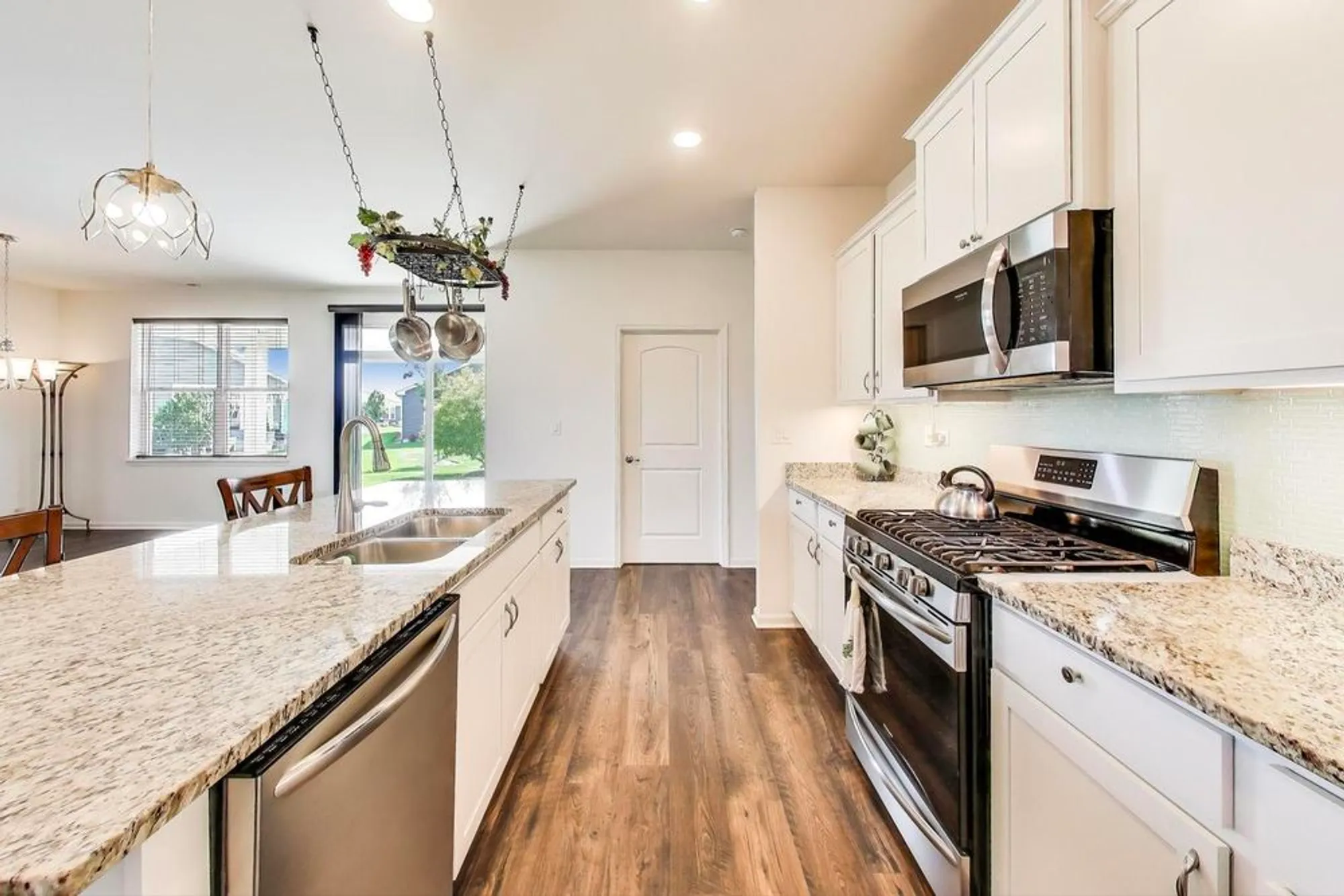 Property Slideshow image 9 of 30 | 2358 cannon dr, Pingree Grove, IL, 60140