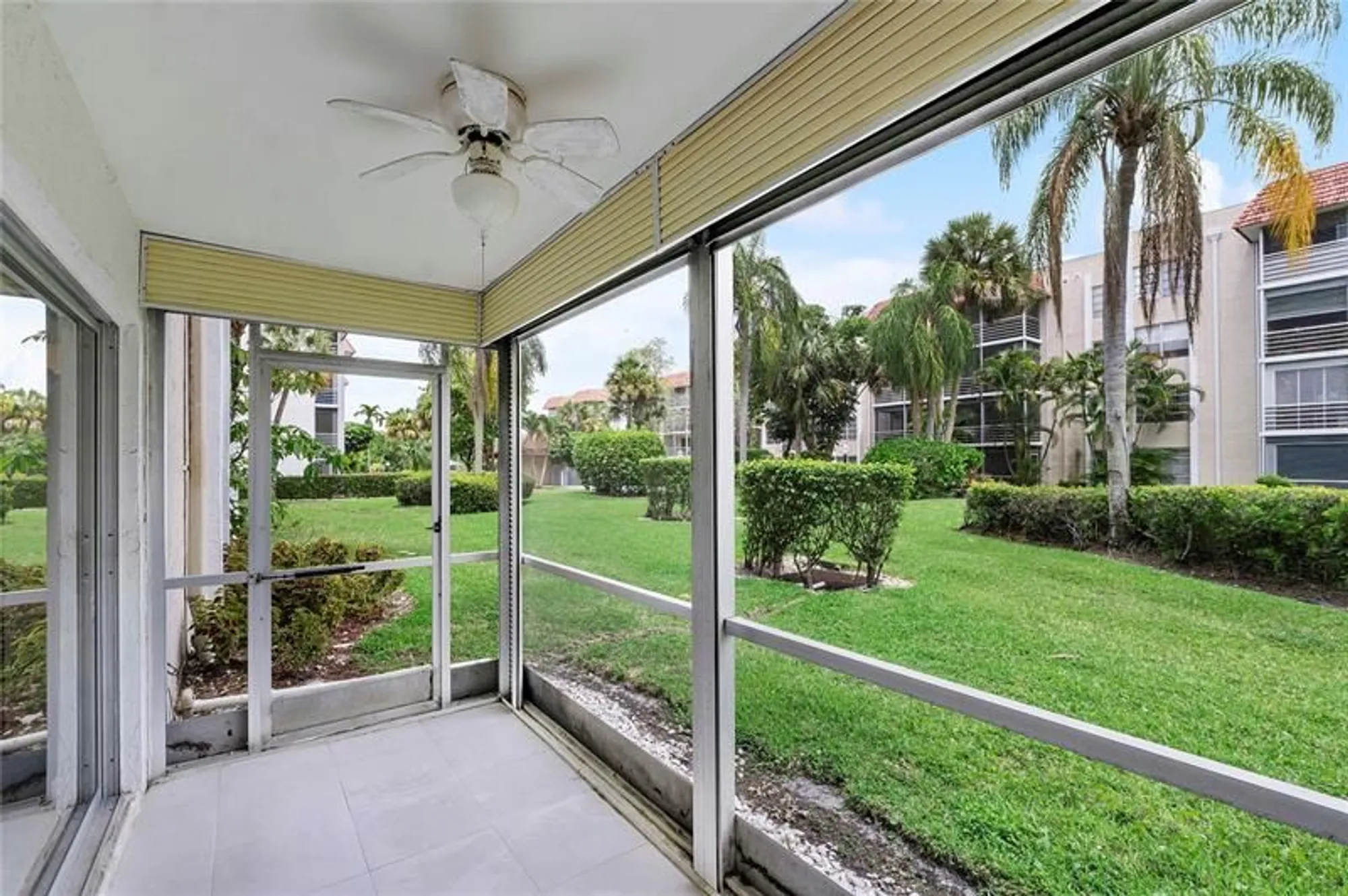Property Slideshow image 21 of 31 | 3776 inverrary blvd, Lauderhill, FL, 33319