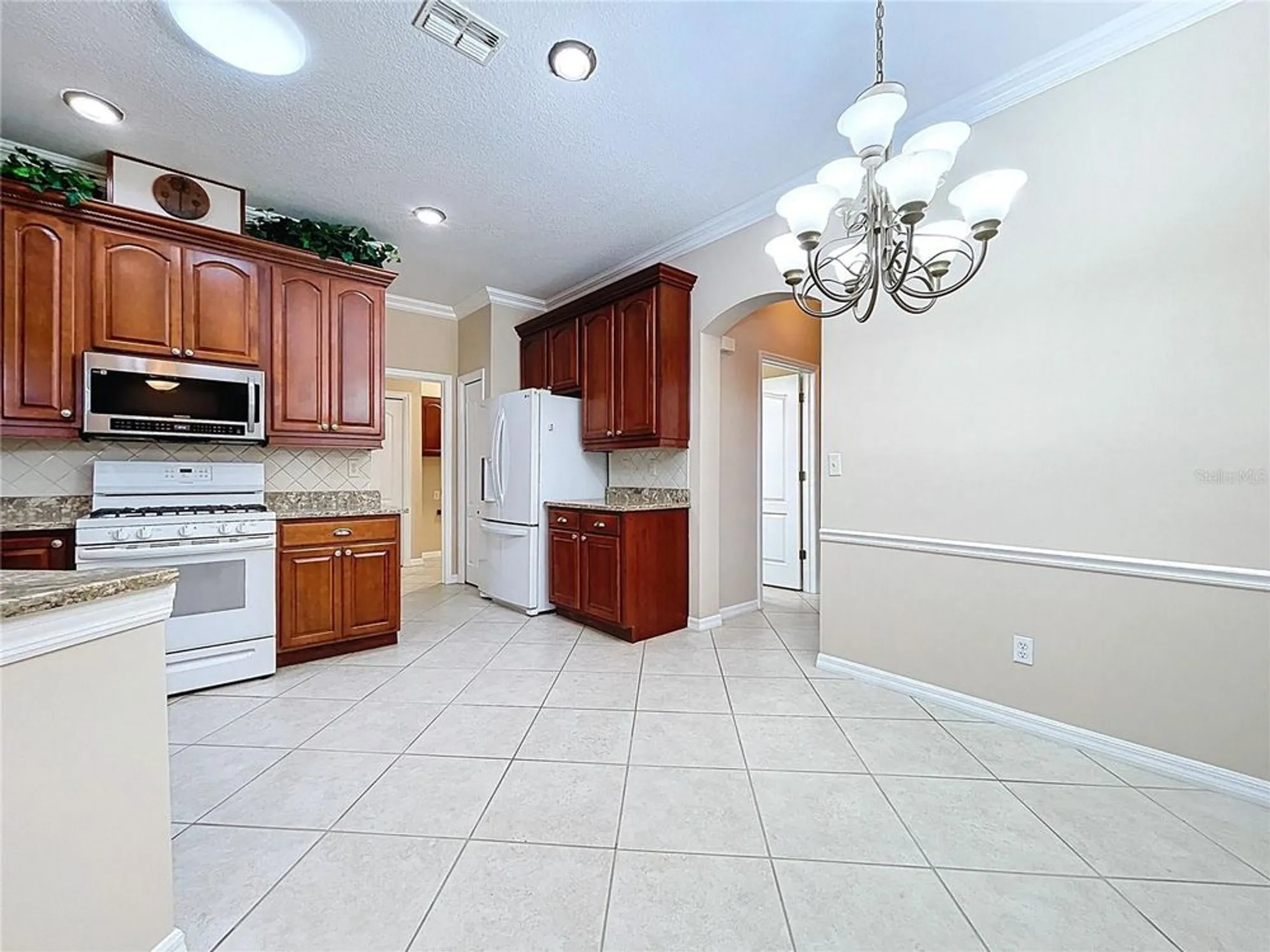 Property Slideshow image 15 of 74 | 2018 inverness greens dr # 2018, Sun City Center, FL, 33573