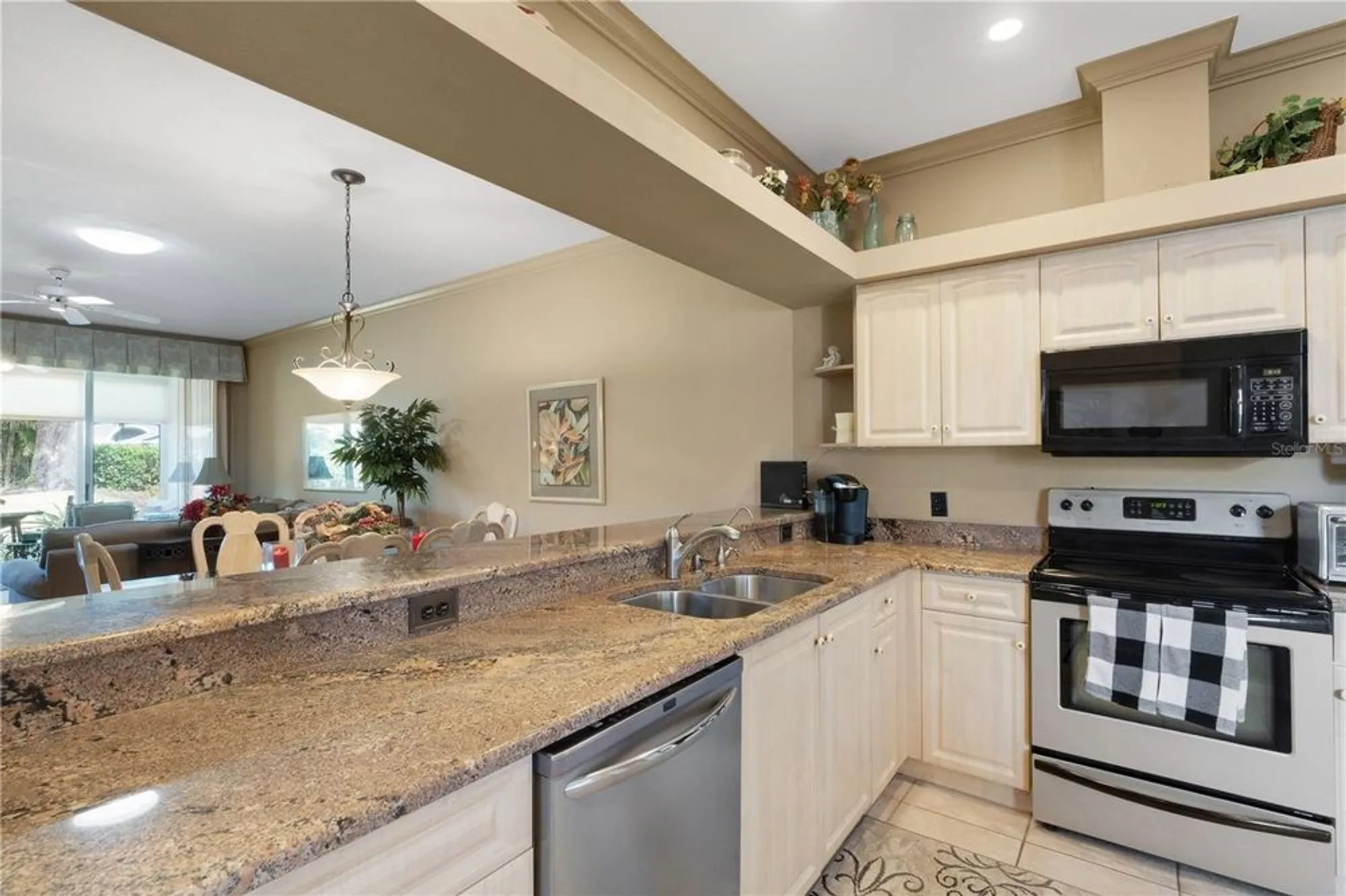 Property Slideshow image 8 of 60 | 6935 stoneywalk ct, Bradenton, FL, 34203